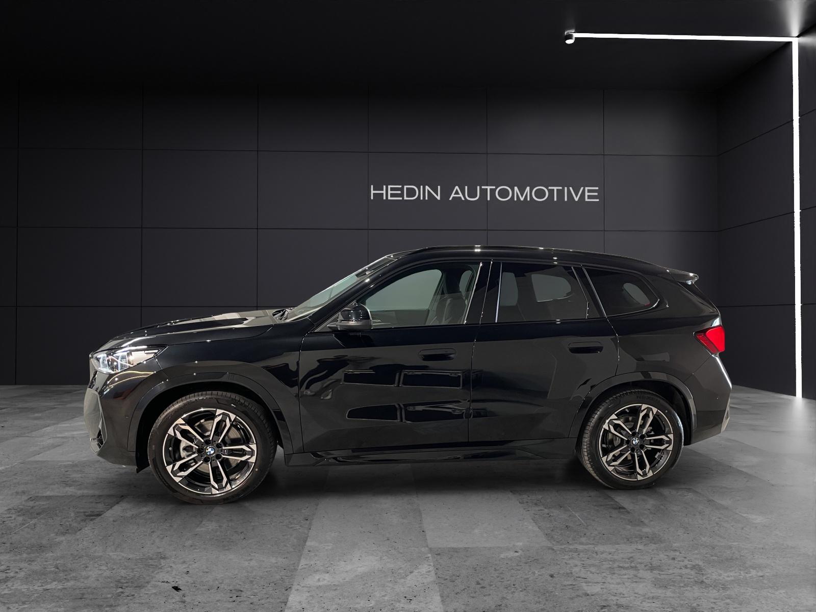 BMW iX1 30 xDrive-image-1