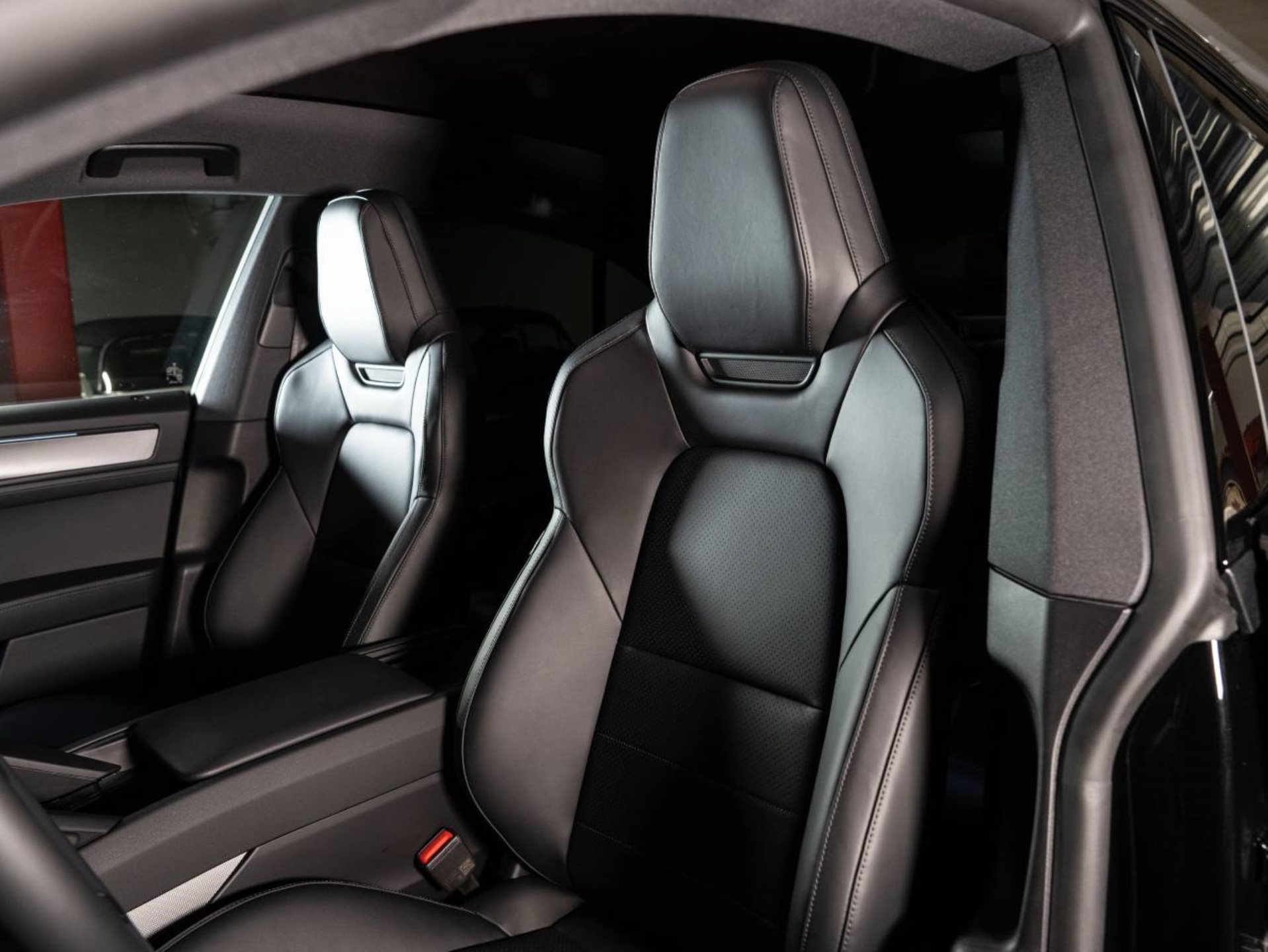 PORSCHE Cayenne S Coupé Electric-image-4