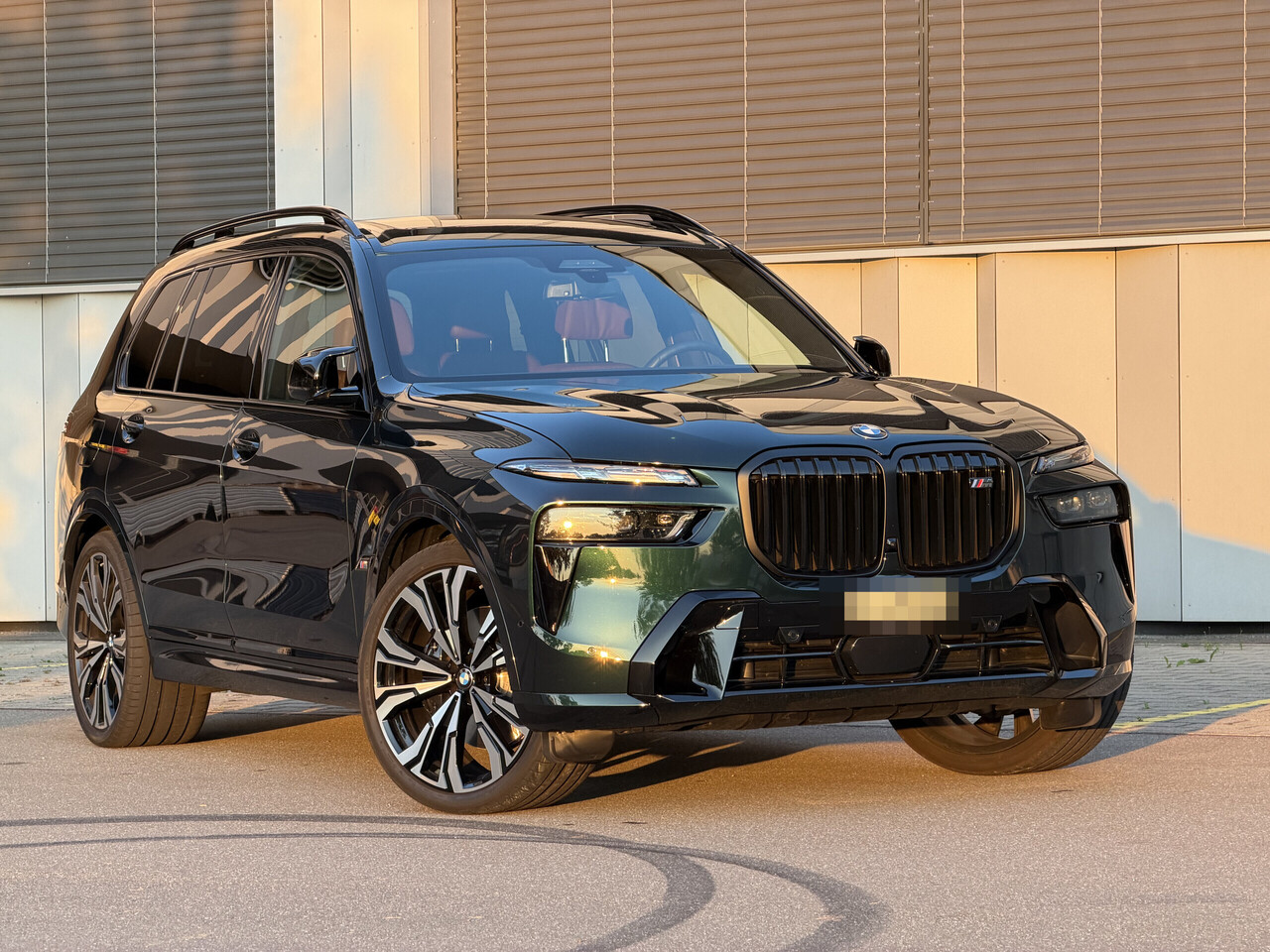 BMW M60i-image-0