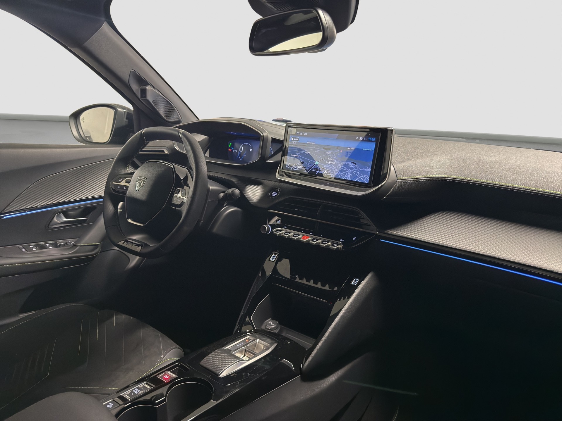 PEUGEOT 2008 1.2 Hybrid 145 GT Exclusive-image-13