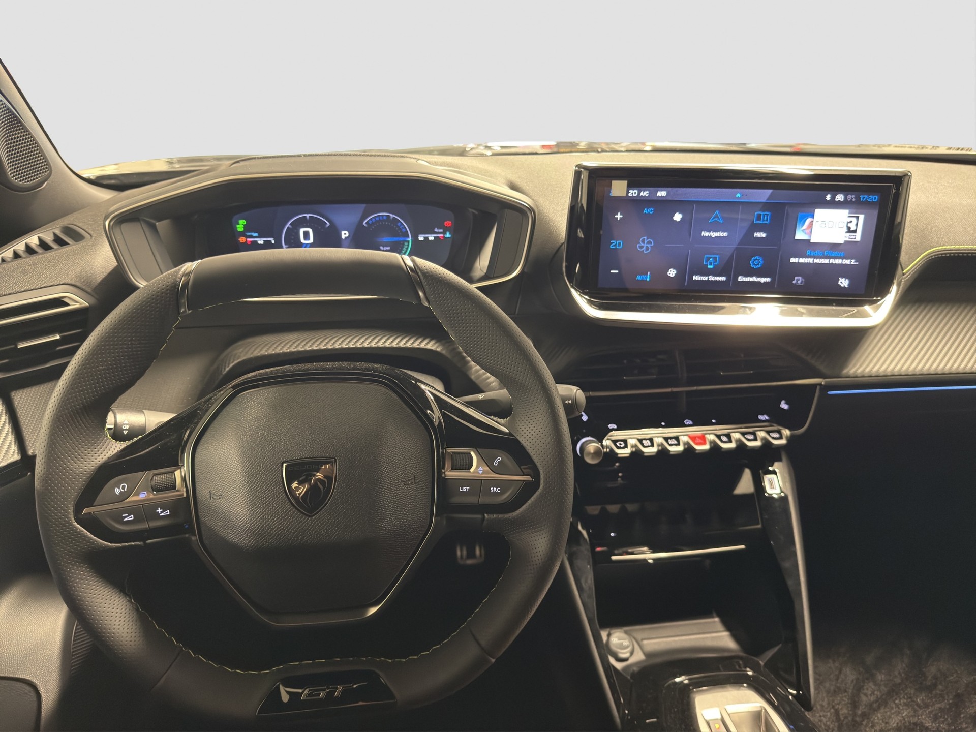 PEUGEOT 2008 1.2 Hybrid 145 GT Exclusive-image-14