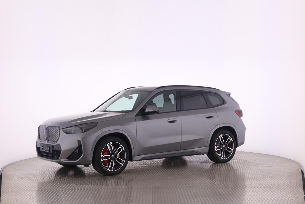 BMW iX1 30 xDrive-image-7
