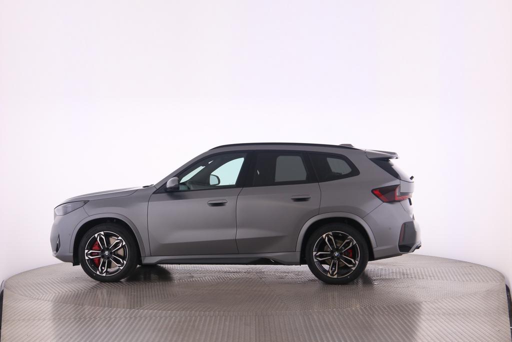 BMW iX1 30 xDrive-image-8
