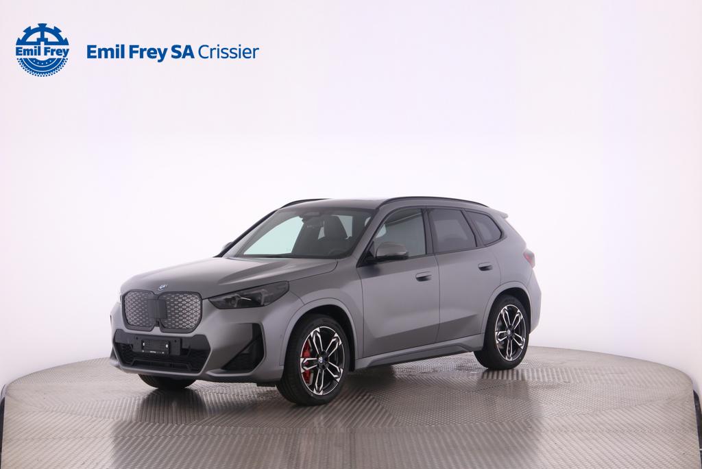 BMW iX1 30 xDrive-image-0