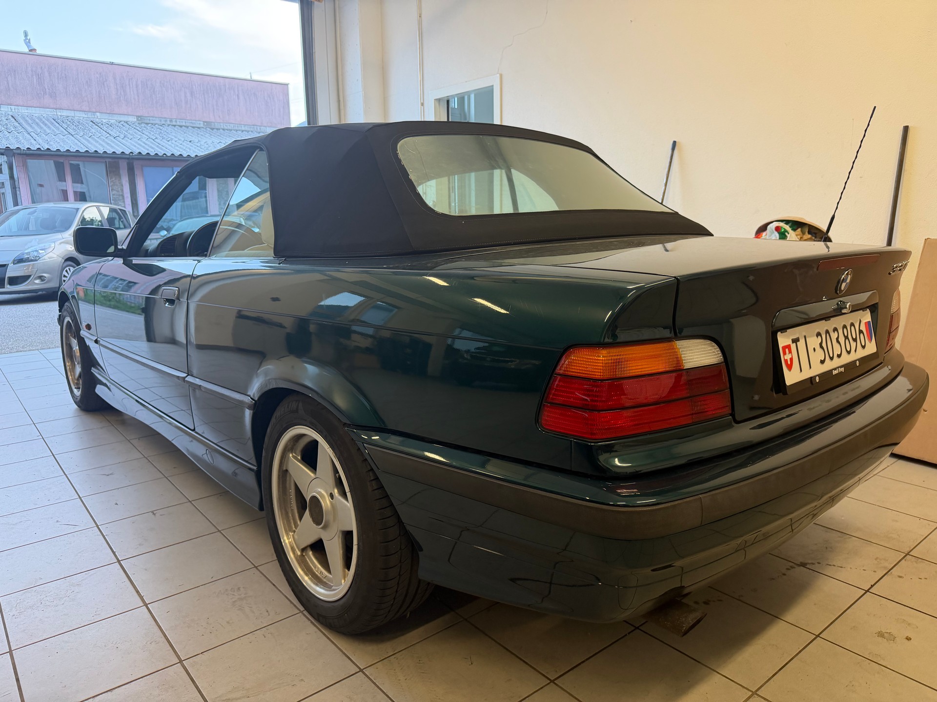 BMW 320i Cabrio*Service Book Completo*-image-2