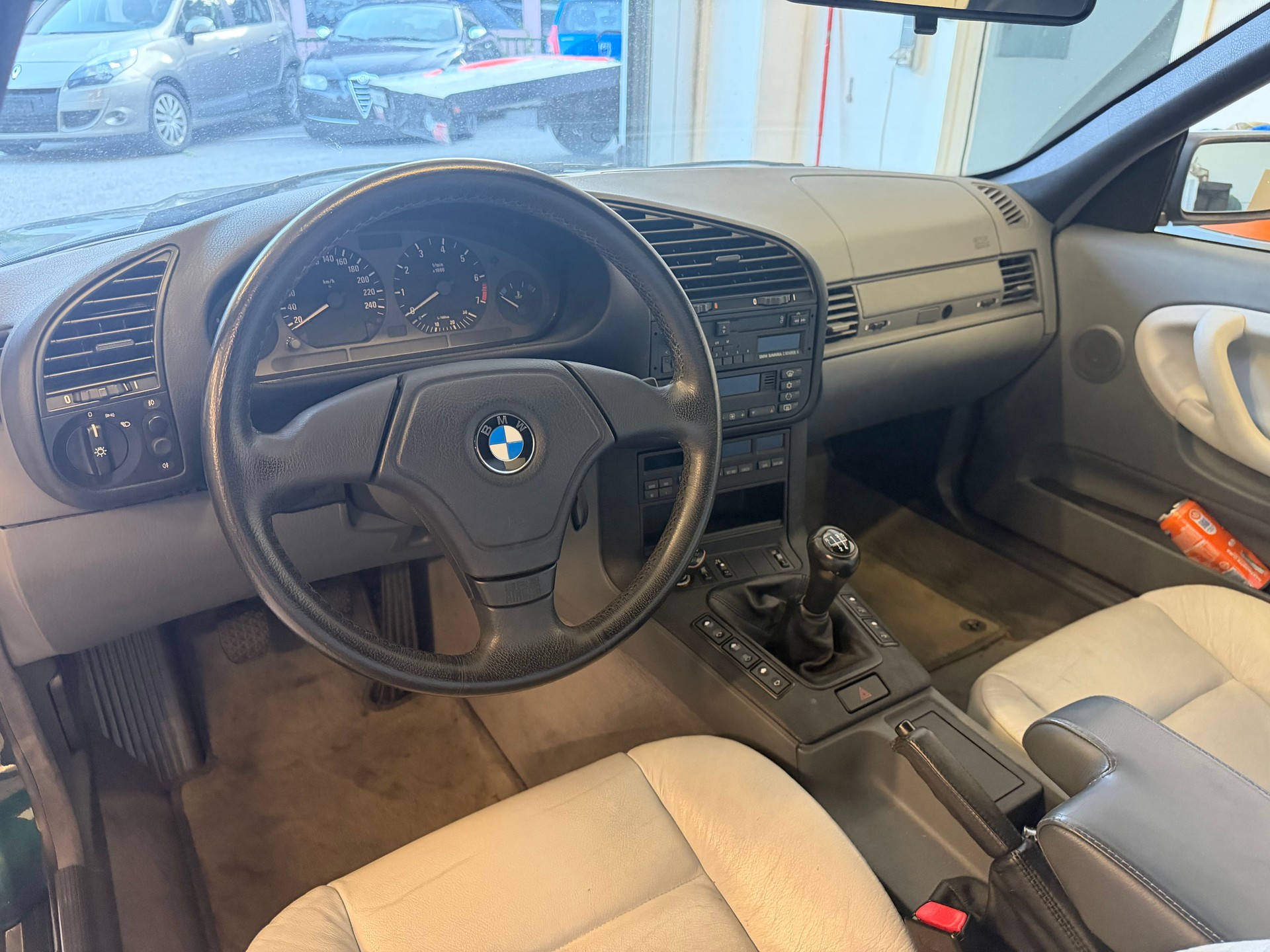 BMW 320i Cabrio*Service Book Completo*-image-4