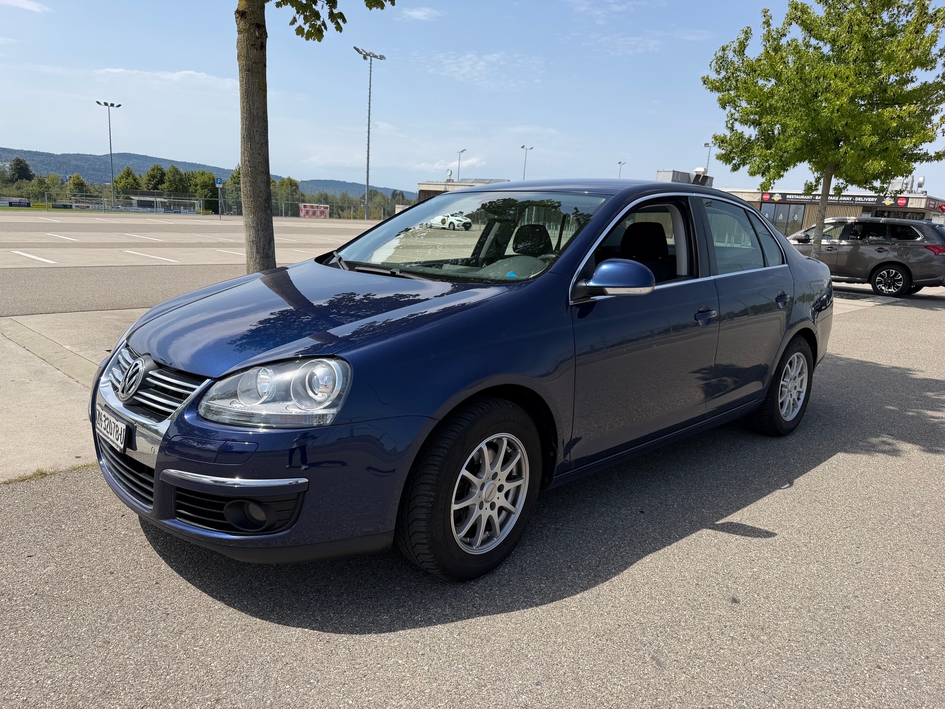 VW Jetta 1.4 TSI Highline-image-2
