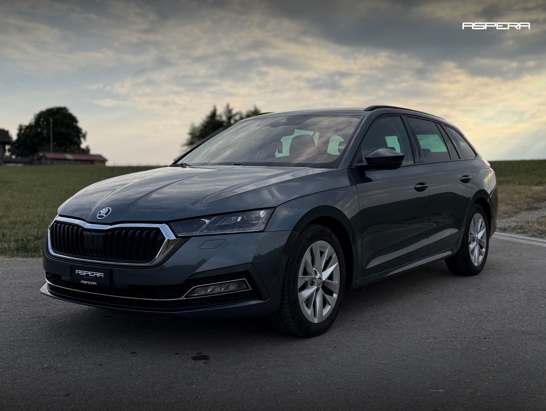 SKODA Octavia Combi 2.0 TDI Style-image-2