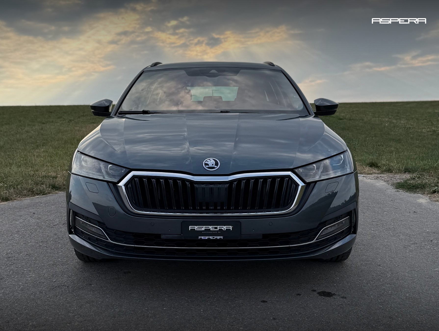 SKODA Octavia Combi 2.0 TDI Style-image-1