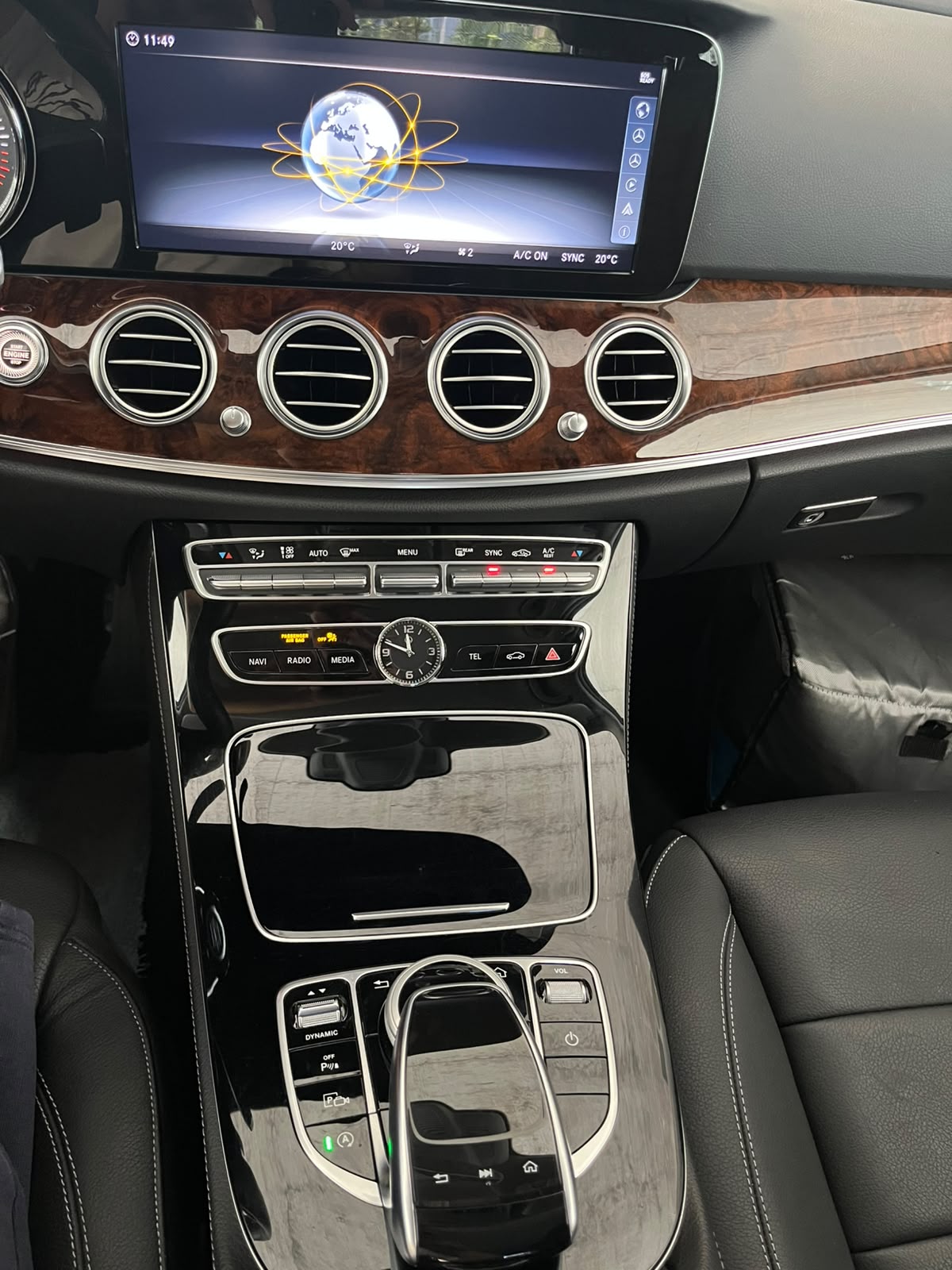 MERCEDES-BENZ E- Klasse-image-8