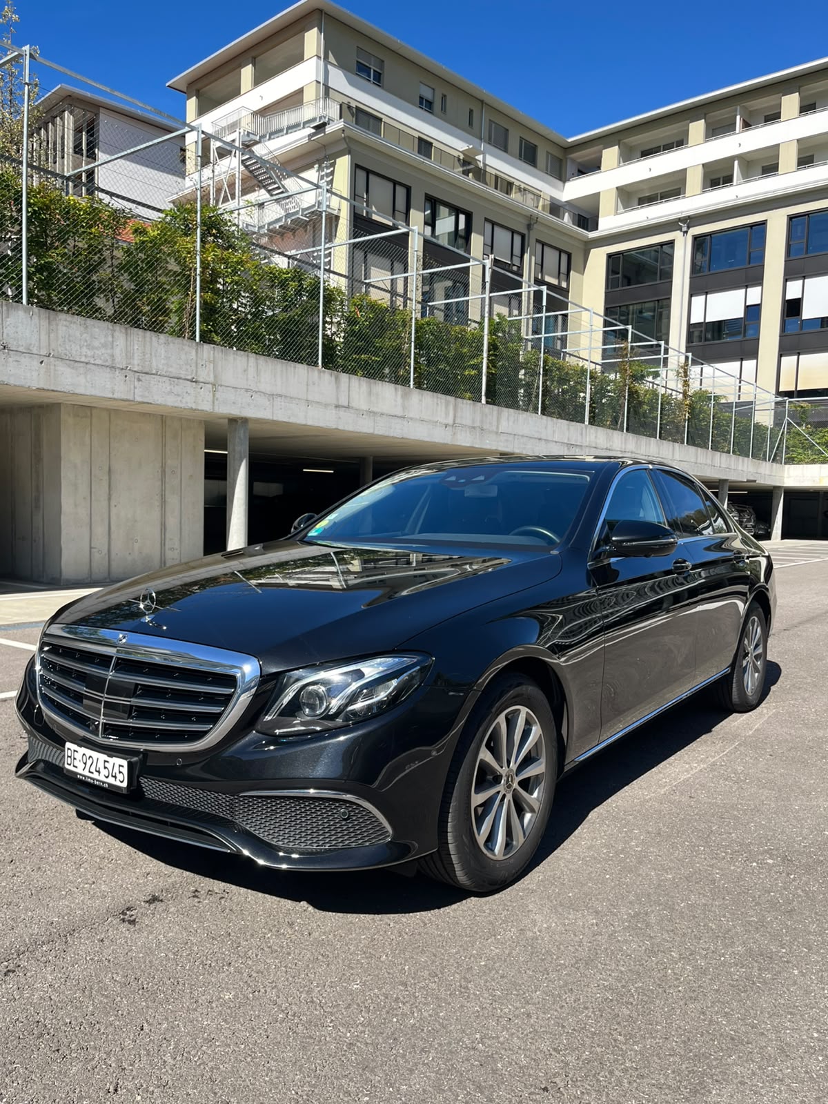 MERCEDES-BENZ E- Klasse-image-3