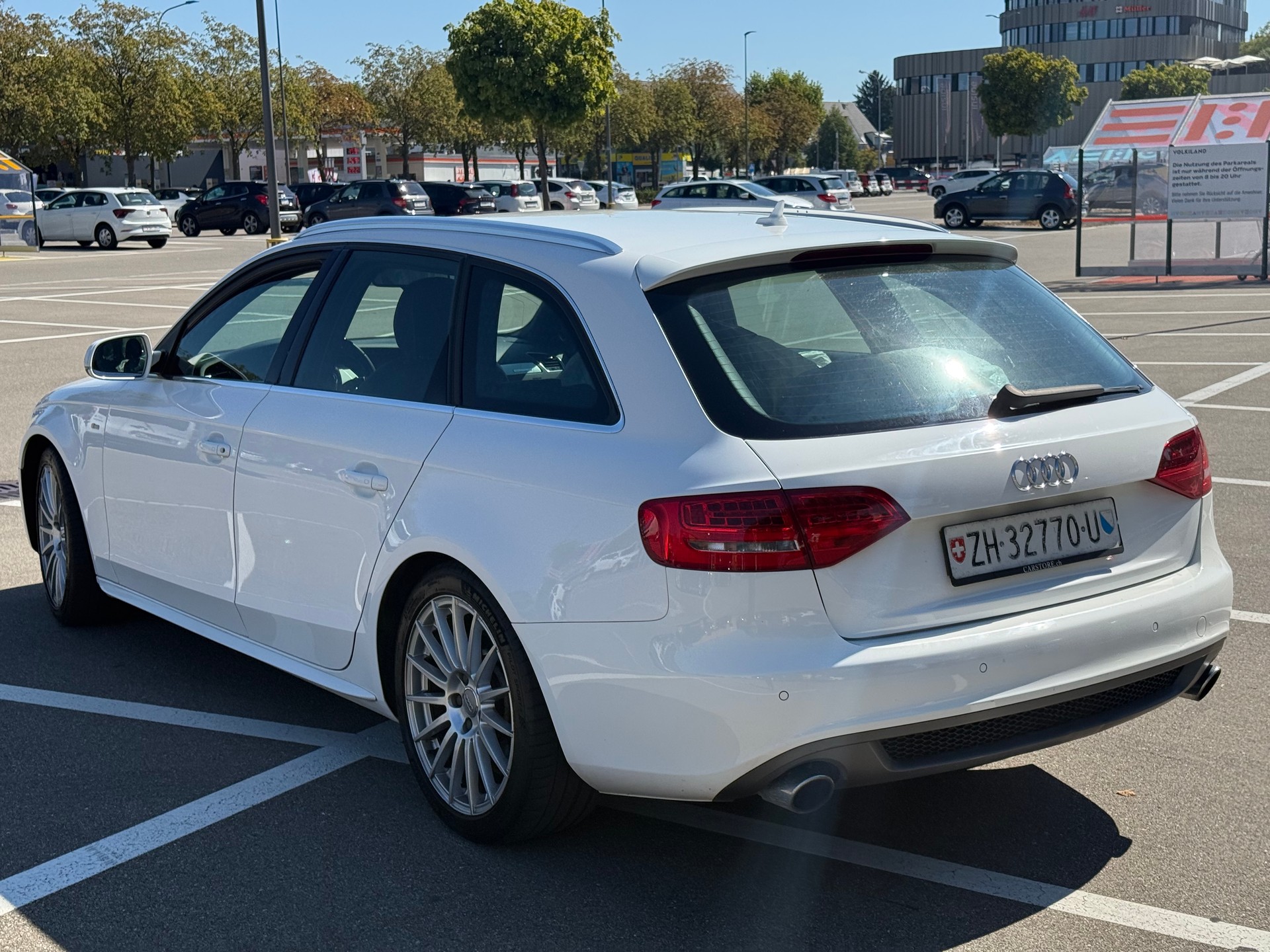 AUDI A4 Avant 2.0 TFSI quattro-image-10