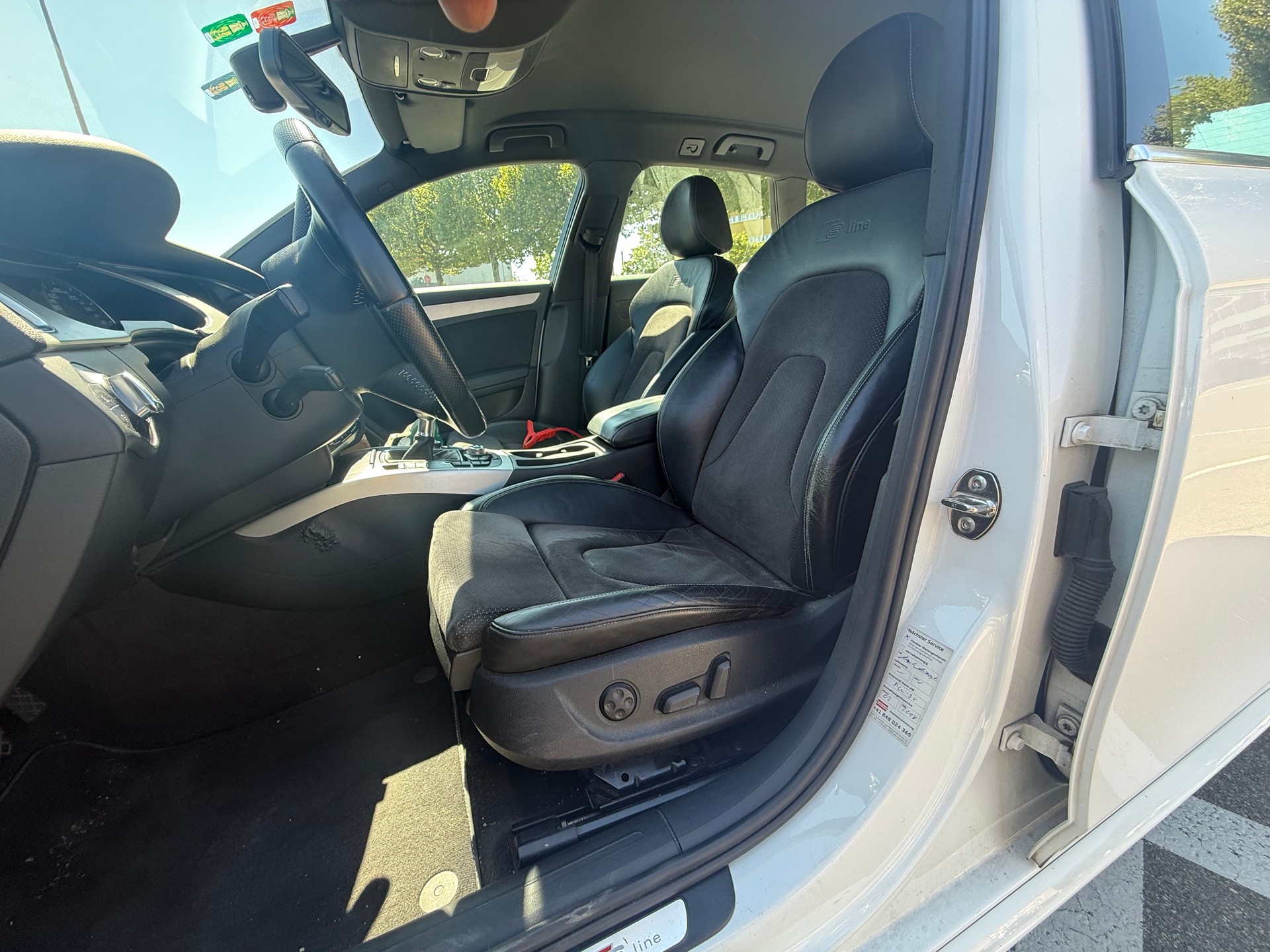 AUDI A4 Avant 2.0 TFSI quattro-image-11
