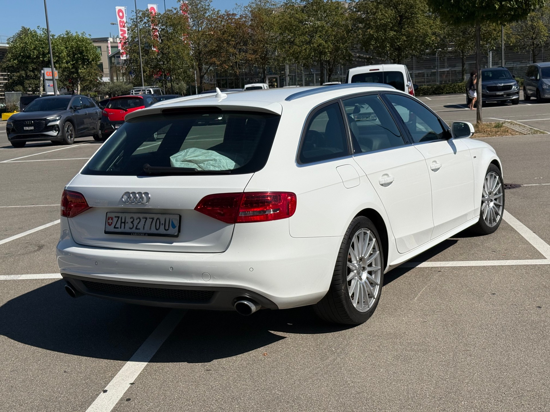 AUDI A4 Avant 2.0 TFSI quattro-image-8