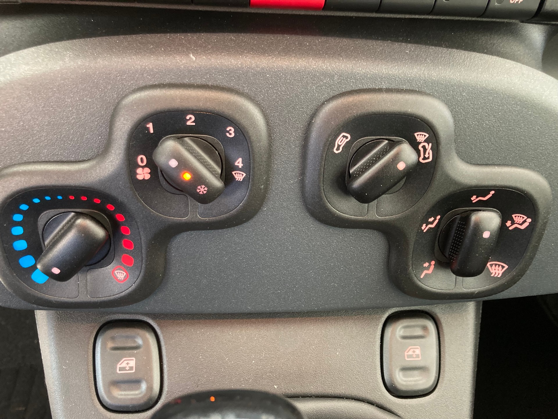 FIAT Panda 1.0 MHEV City Life-image-11