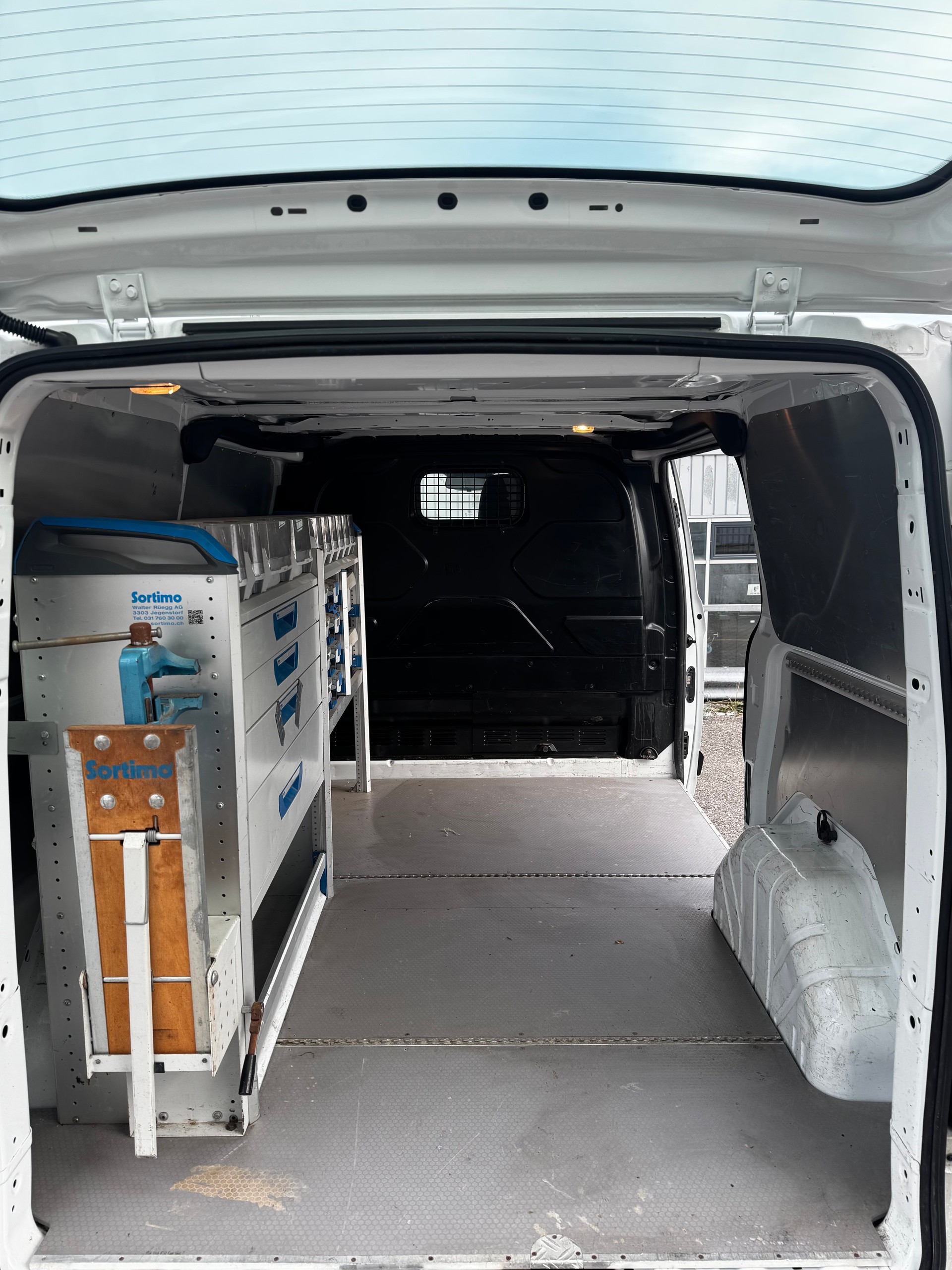 FORD Transit Custom Van 320 L1H1 Trend-image-8