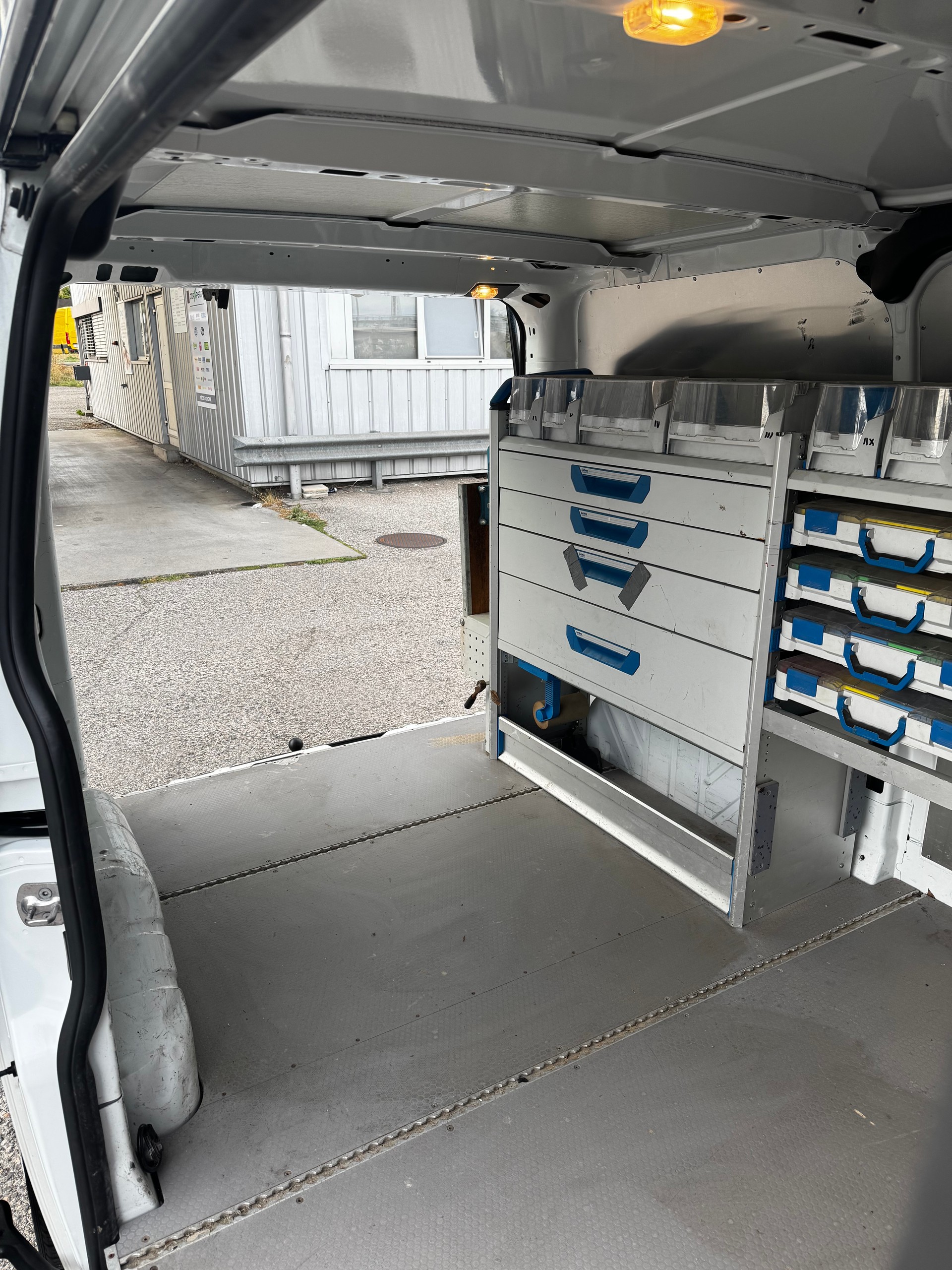 FORD Transit Custom Van 320 L1H1 Trend-image-9