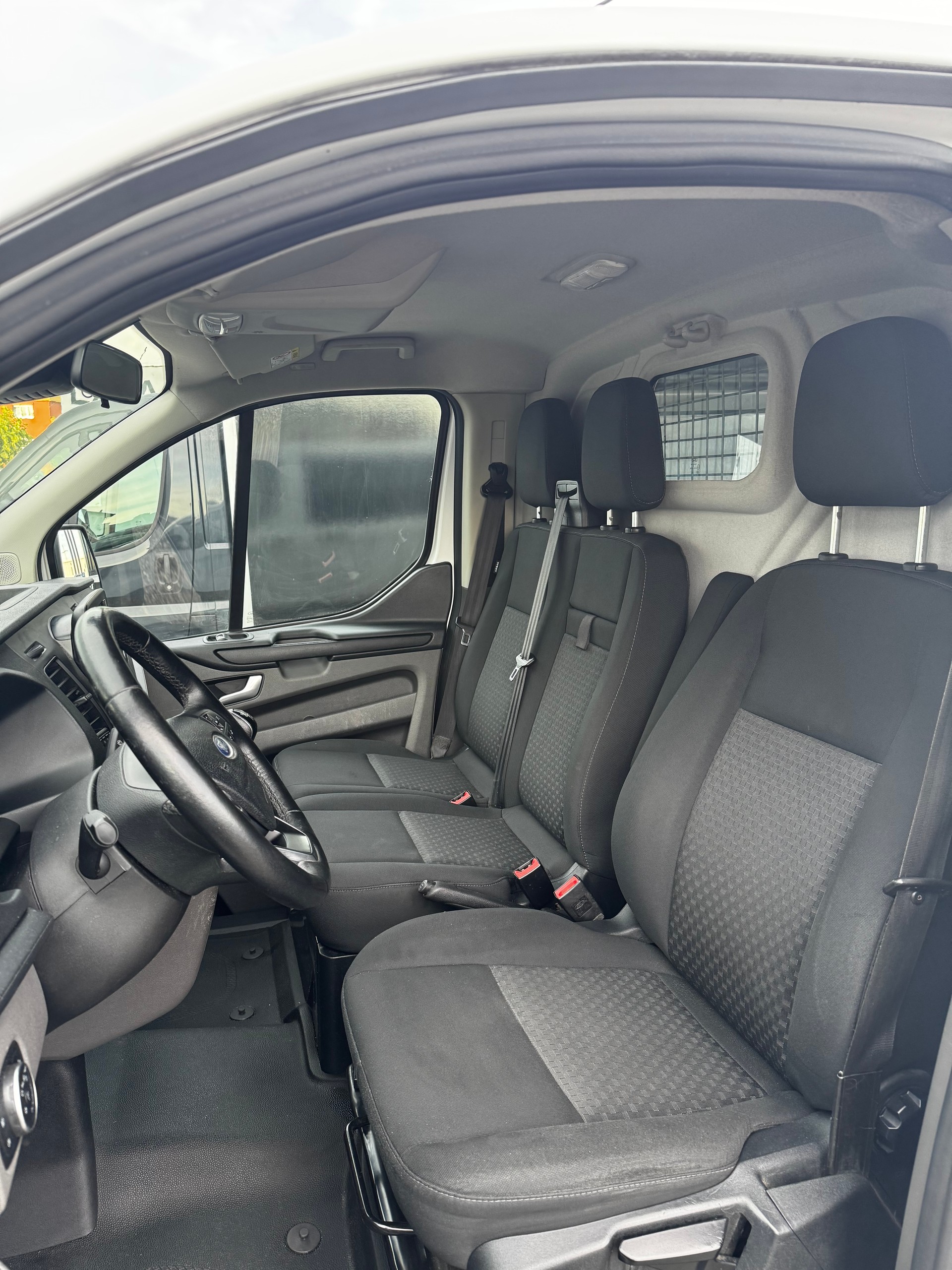 FORD Transit Custom Van 320 L1H1 Trend-image-10