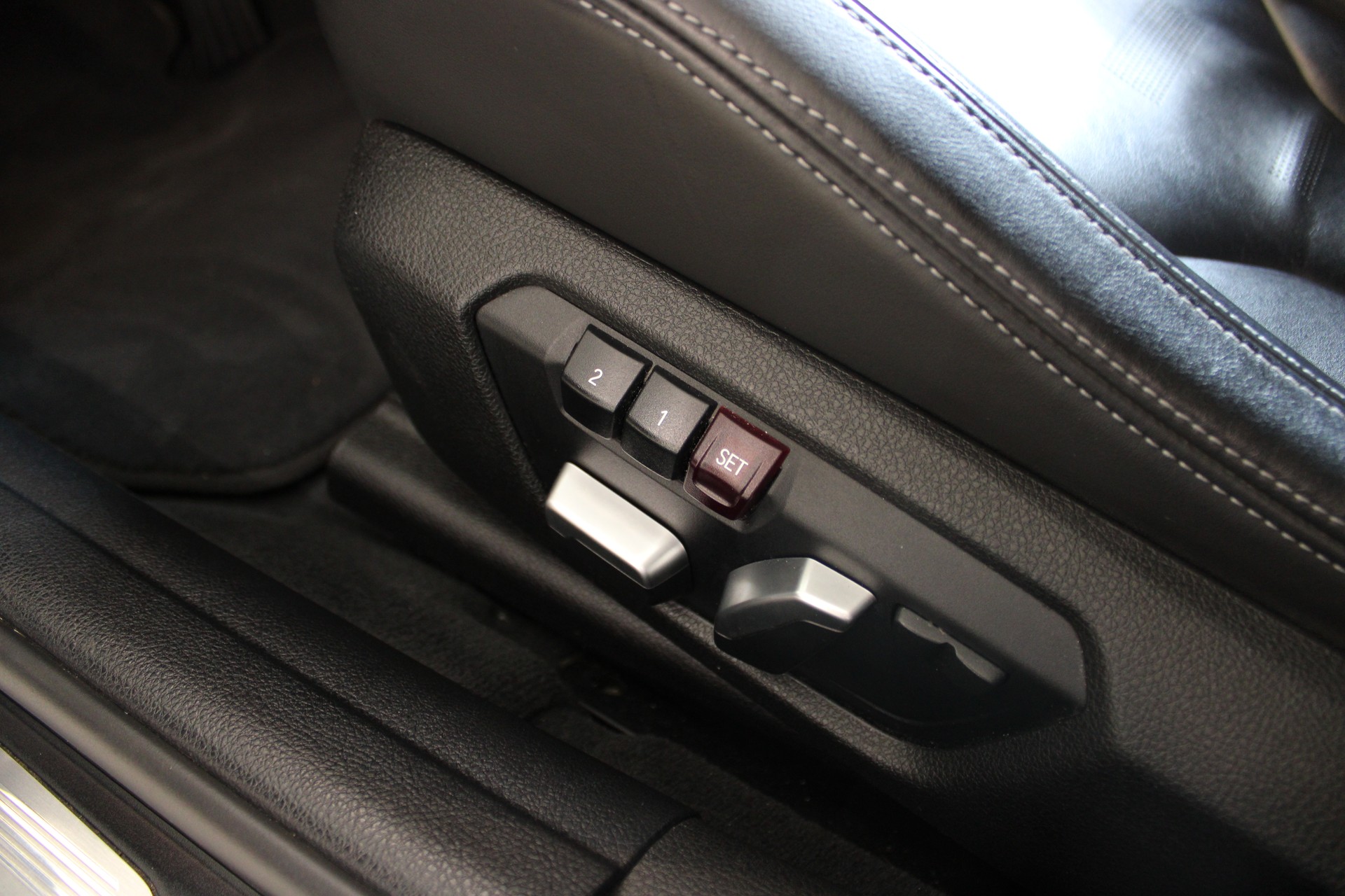 BMW M3 Competition ( 1.Hand - Sammlerzustand) )-image-10