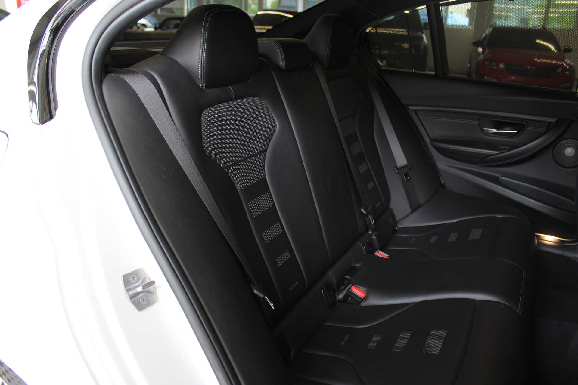 BMW M3 Competition ( 1.Hand - Sammlerzustand) )-image-16