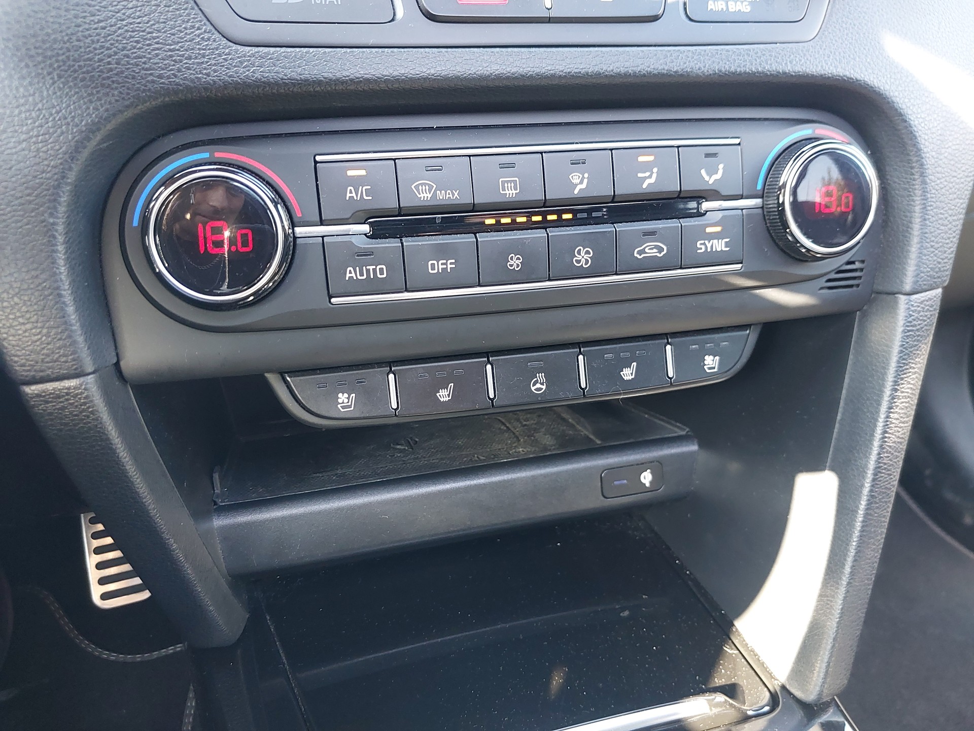 KIA ProCeed 1.4 T-GDi GT-Line DCT-image-12