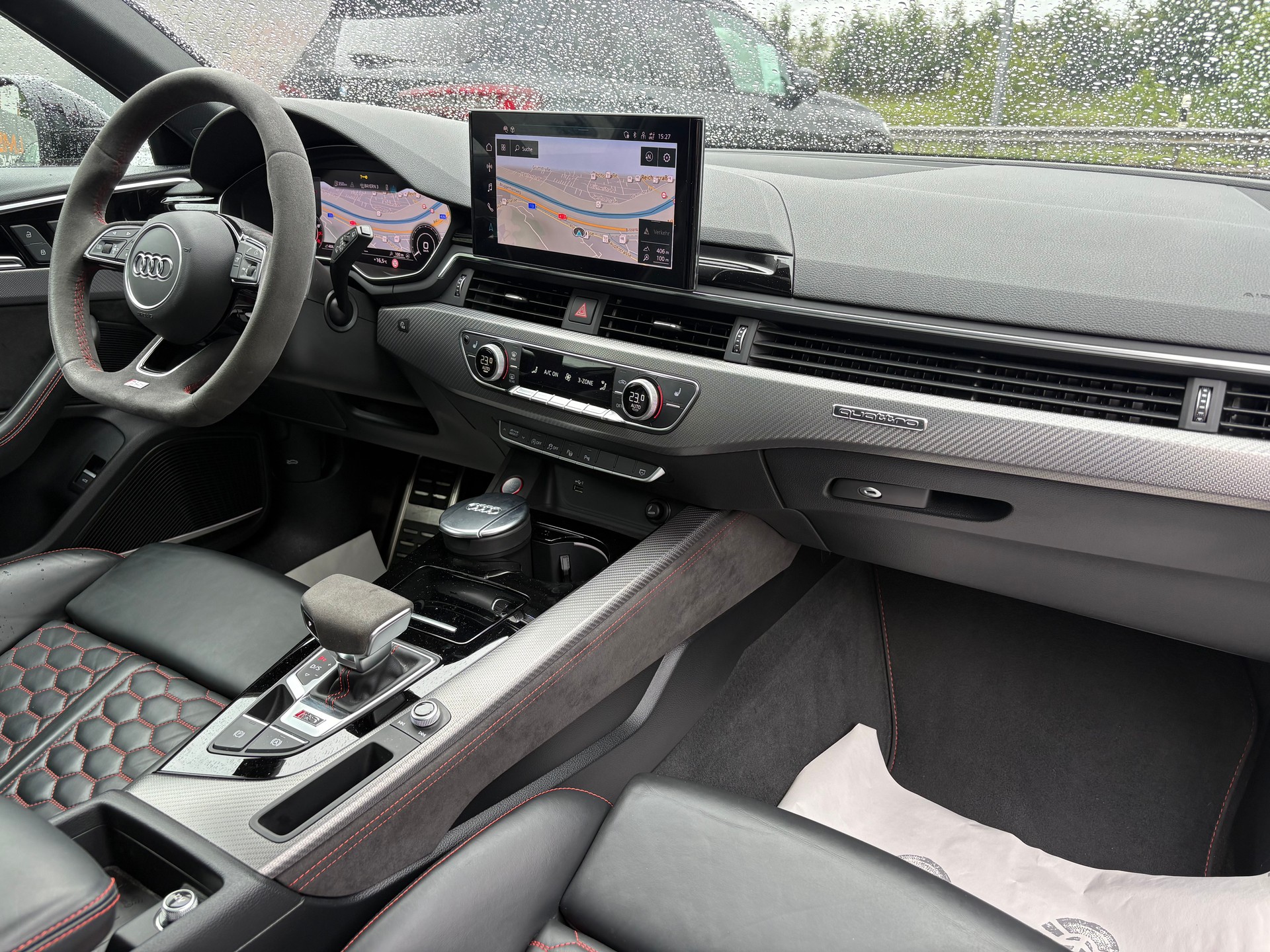 AUDI RS4 Avant quattro tiptronic-image-7