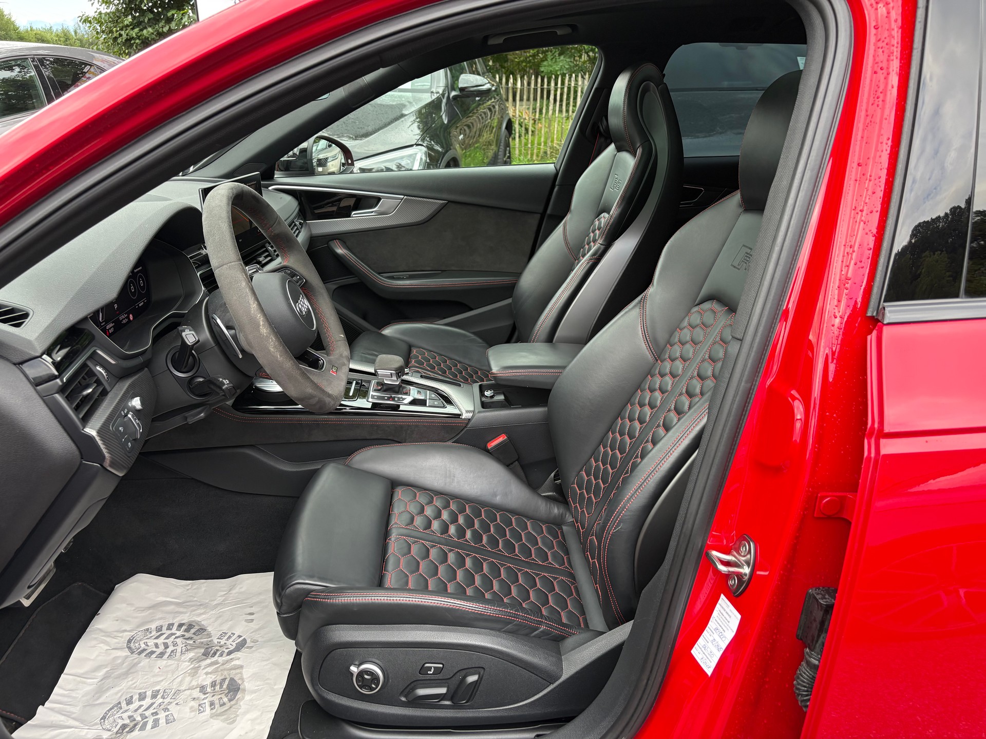 AUDI RS4 Avant quattro tiptronic-image-4
