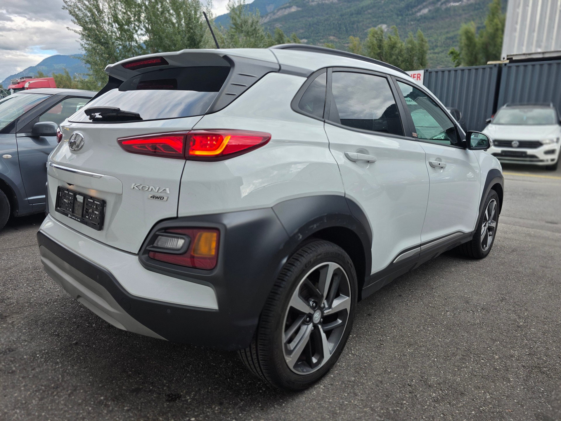 HYUNDAI Kona 1.6 T-GDi Launch 4WD DCT-image-4