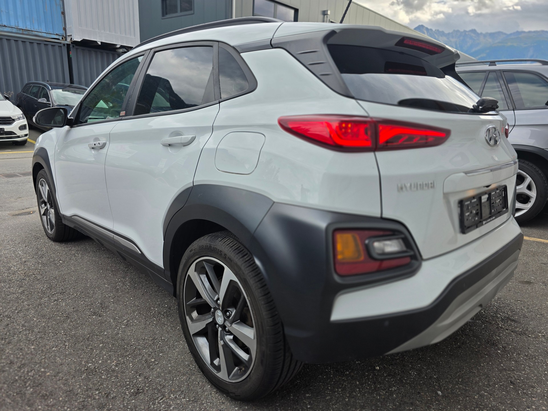 HYUNDAI Kona 1.6 T-GDi Launch 4WD DCT-image-2