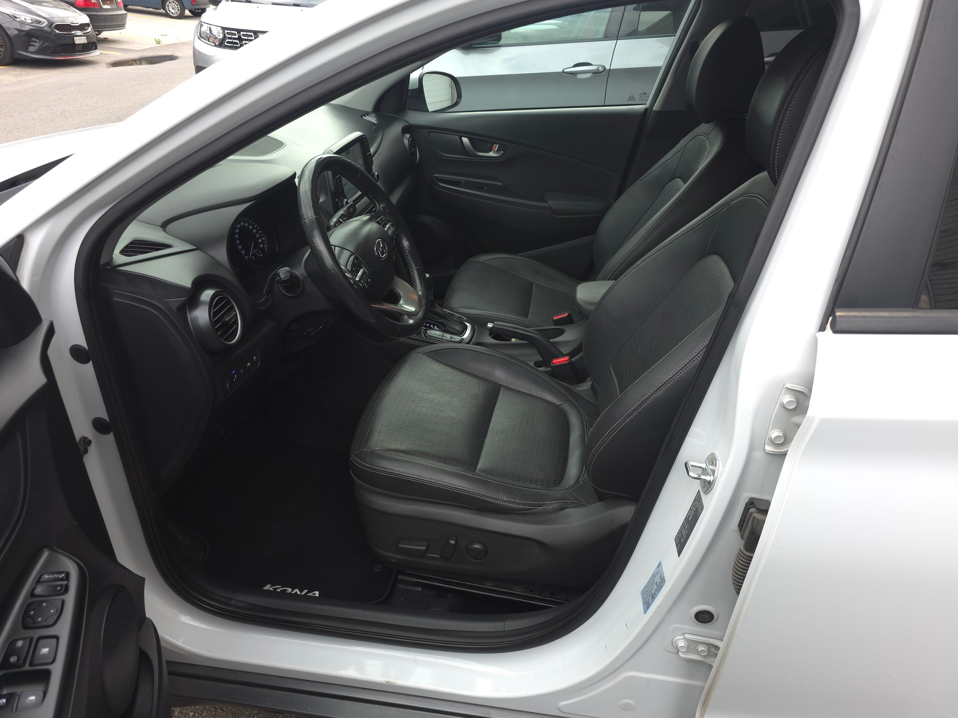 HYUNDAI Kona 1.6 T-GDi Launch 4WD DCT-image-6