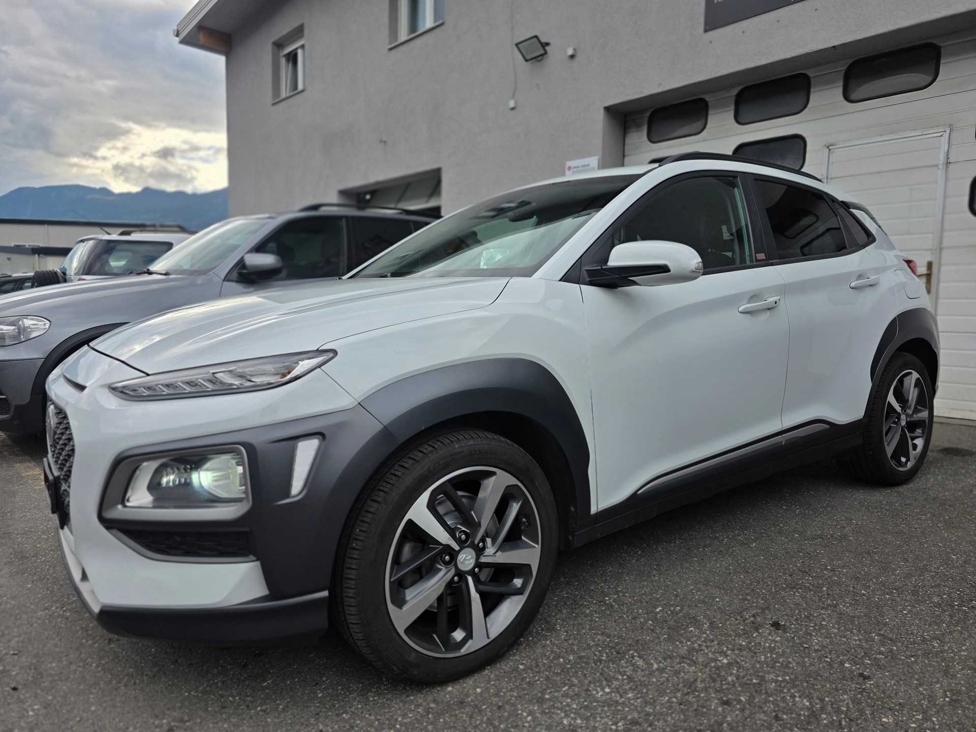 HYUNDAI Kona 1.6 T-GDi Launch 4WD DCT-image-1
