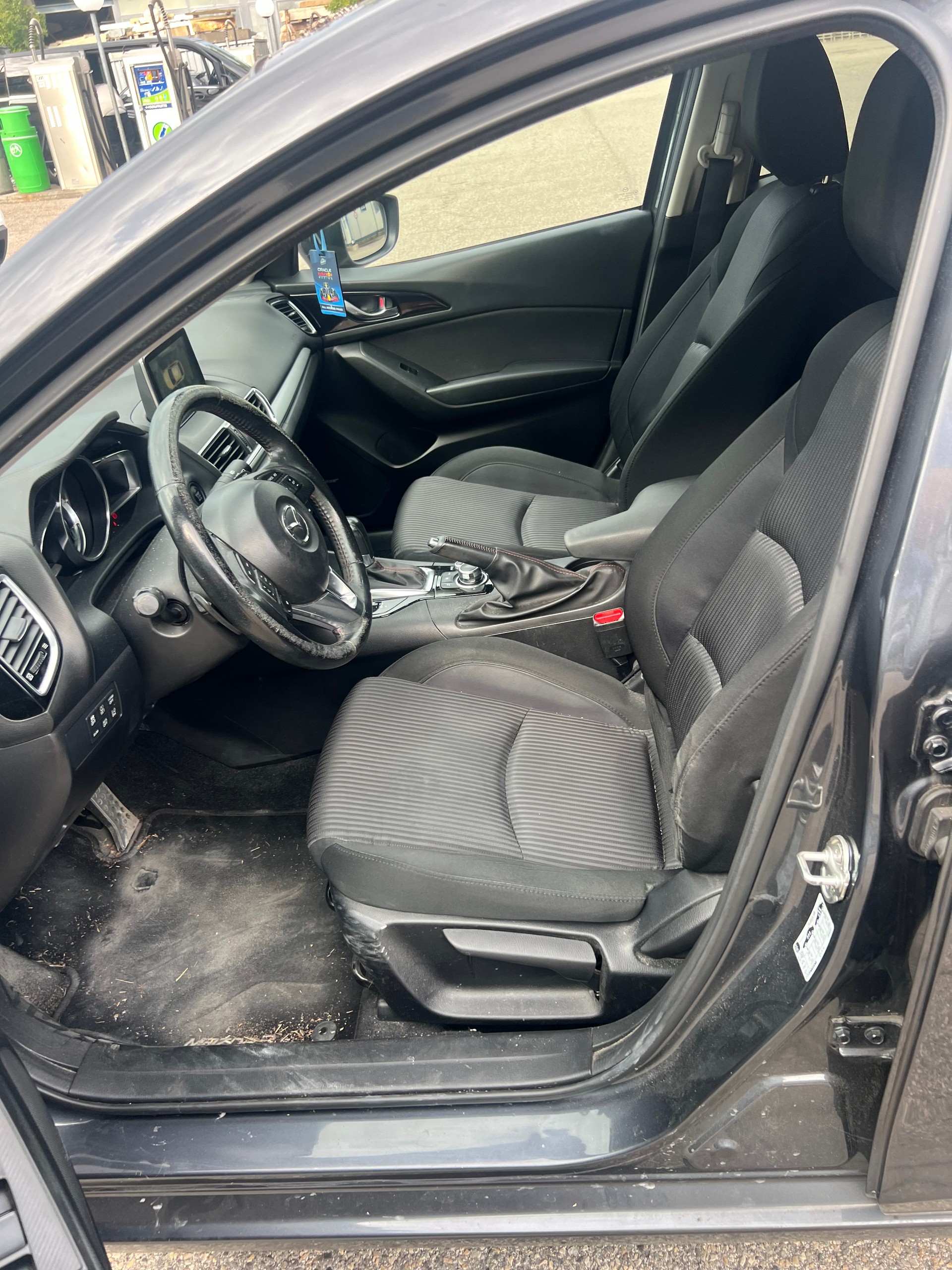 MAZDA 3 SKYACTIV-D 150 Revolution Automat-image-8