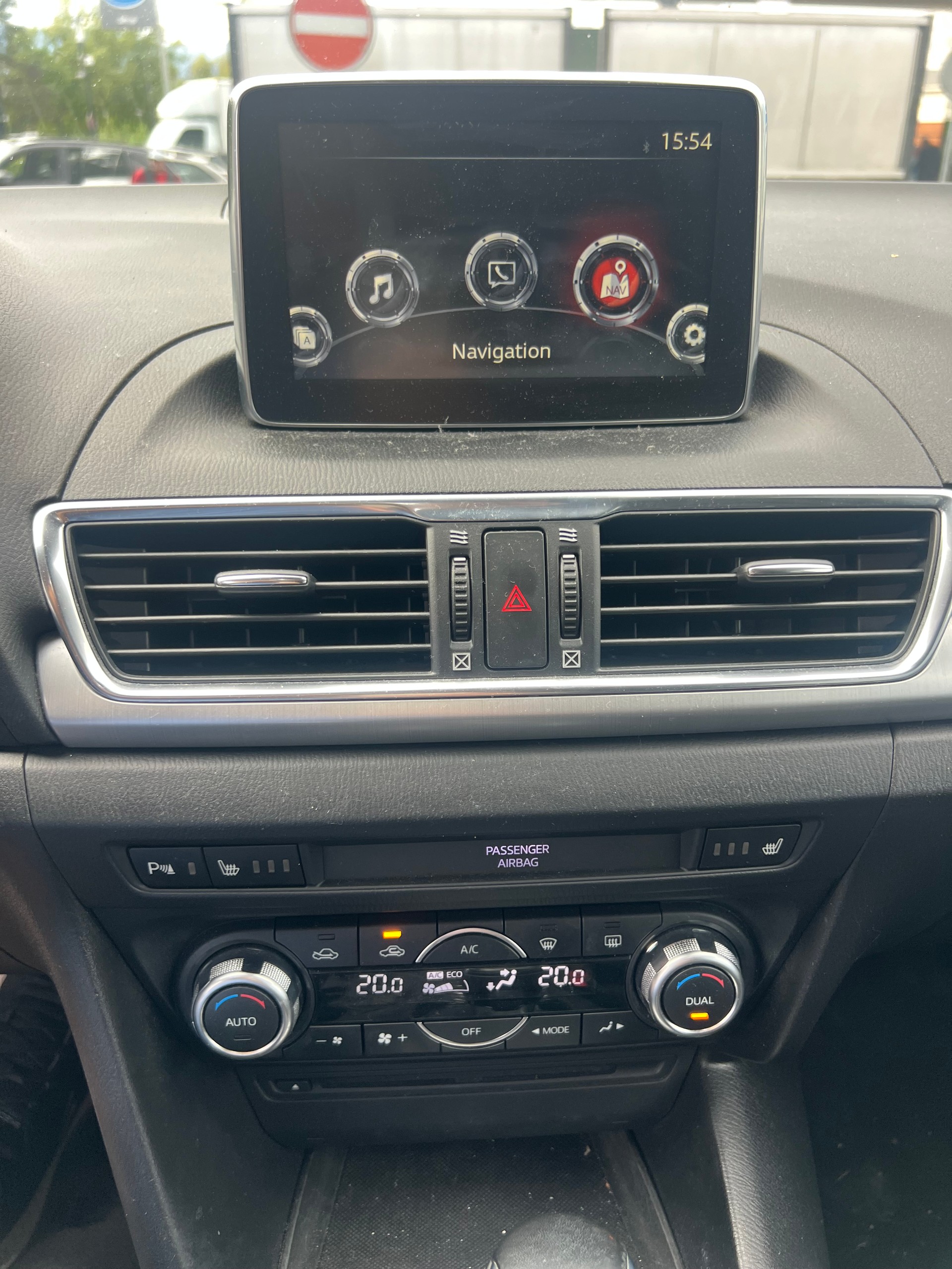 MAZDA 3 SKYACTIV-D 150 Revolution Automat-image-10