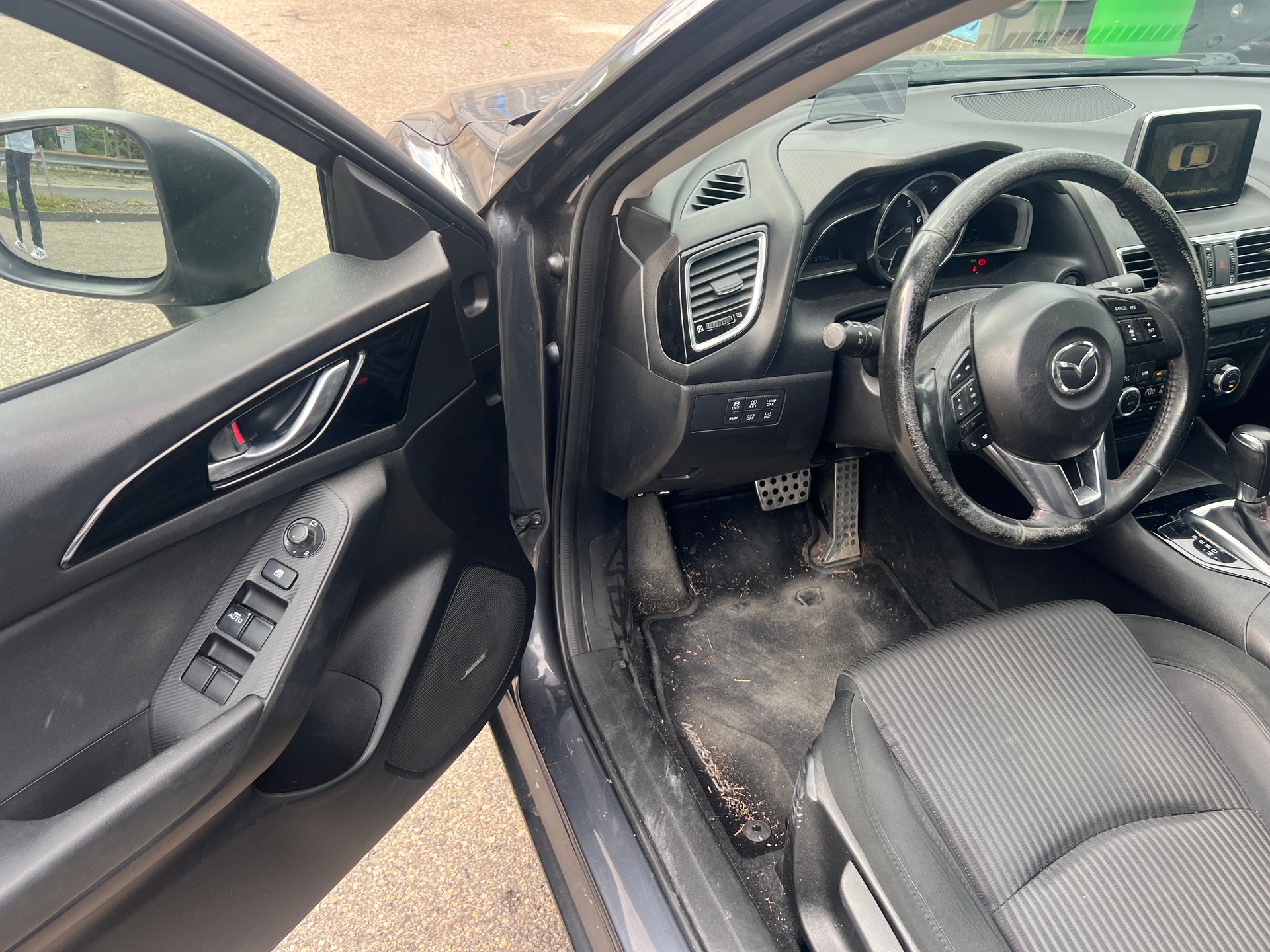 MAZDA 3 SKYACTIV-D 150 Revolution Automat-image-7