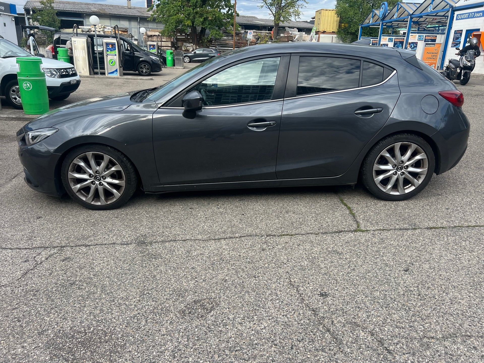 MAZDA 3 SKYACTIV-D 150 Revolution Automat-image-5