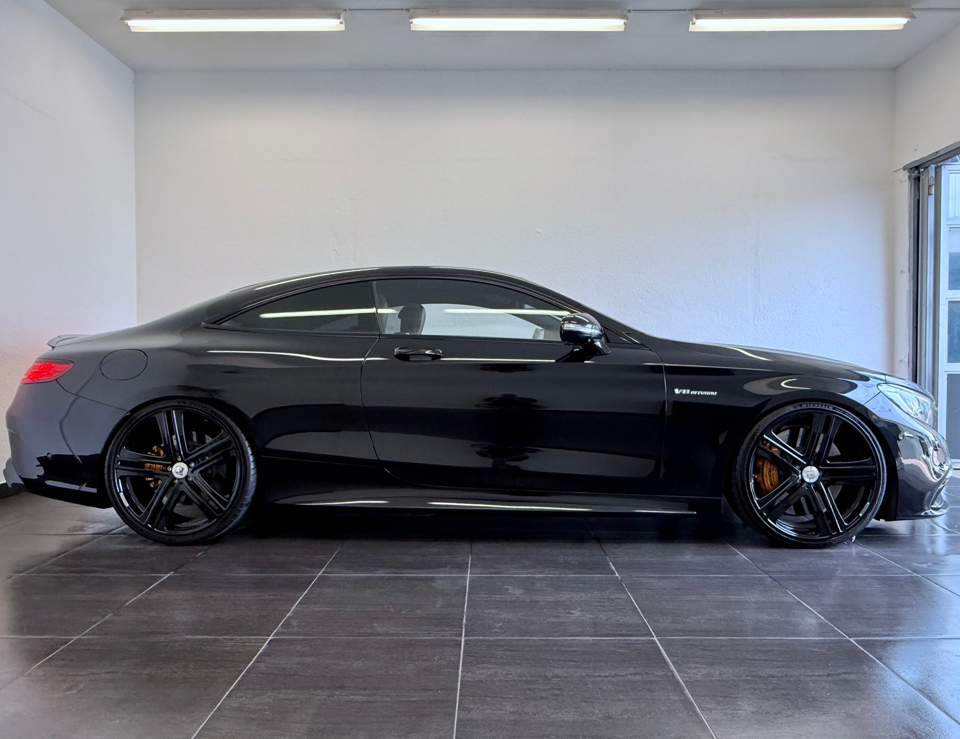 MERCEDES-BENZ S 63 AMG Coupé 4Matic "Brabus 600* ALL BLACK Speedshift MCT-image-4
