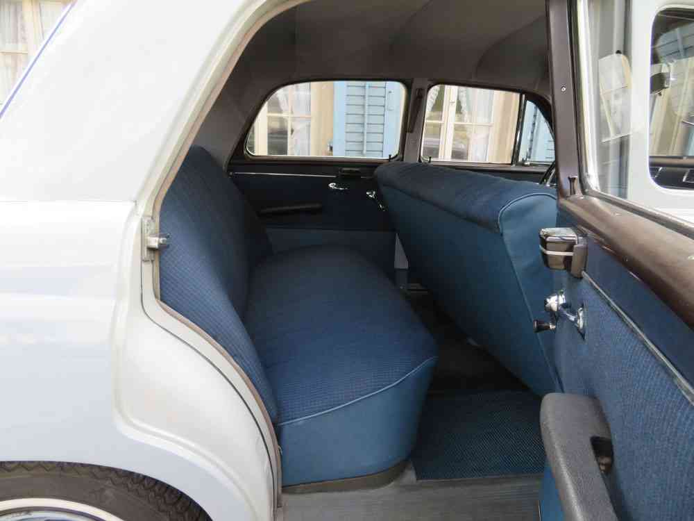 MERCEDES-BENZ 180 B-image-8