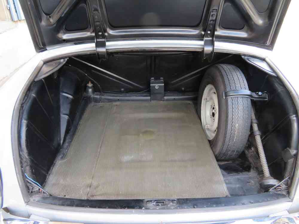MERCEDES-BENZ 180 B-image-12