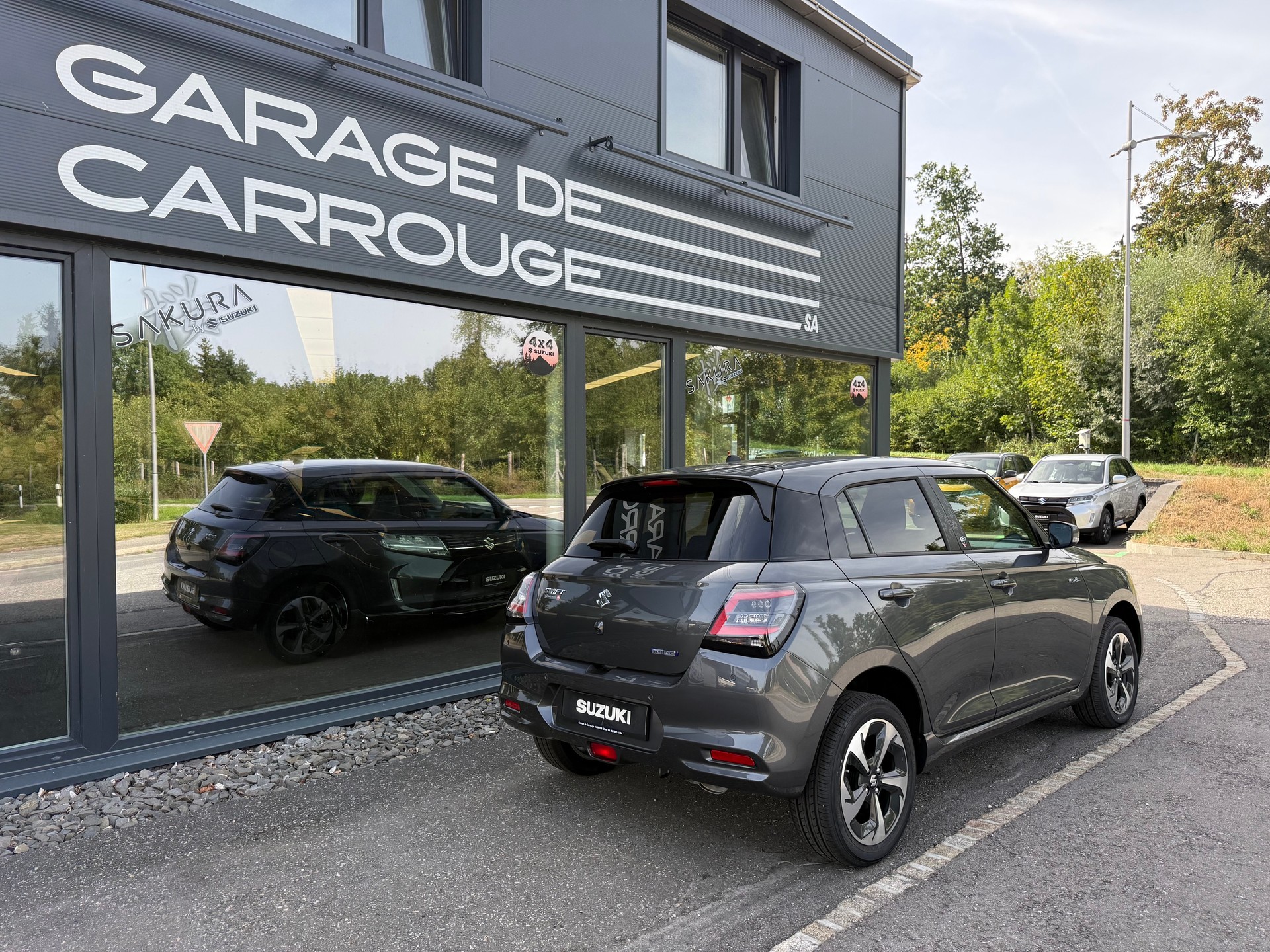 SUZUKI Swift 1.2 Piz Sulai Hybrid Top 4x4-image-5