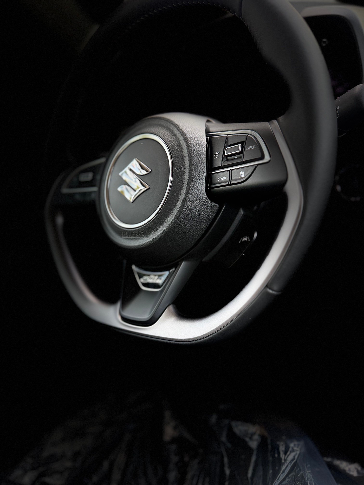SUZUKI Swift 1.2 Piz Sulai Hybrid Top 4x4-image-10