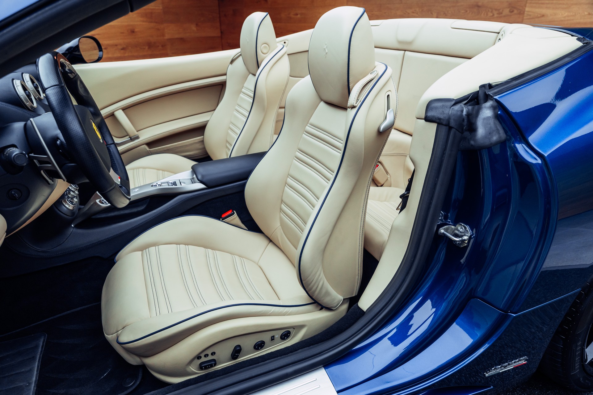 FERRARI California 30 Blu Tour de France-image-6