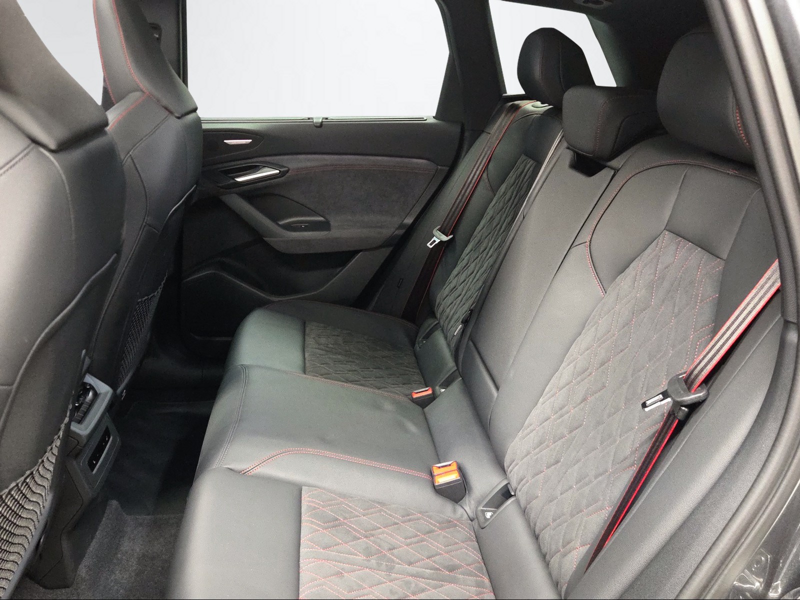 AUDI SQ6 e-tron quattro-image-8