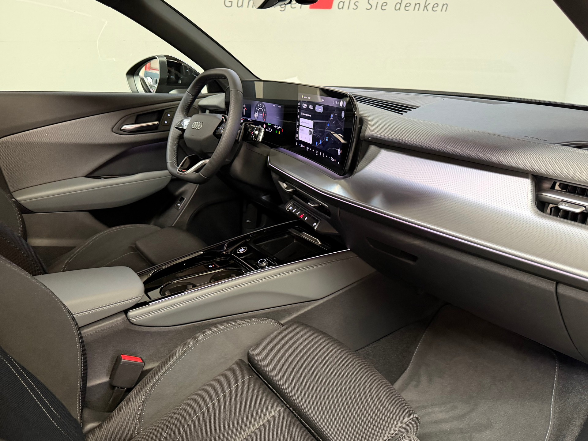 AUDI Q3 SUV TFSI quattro 195 kW S tronic S Line-image-19