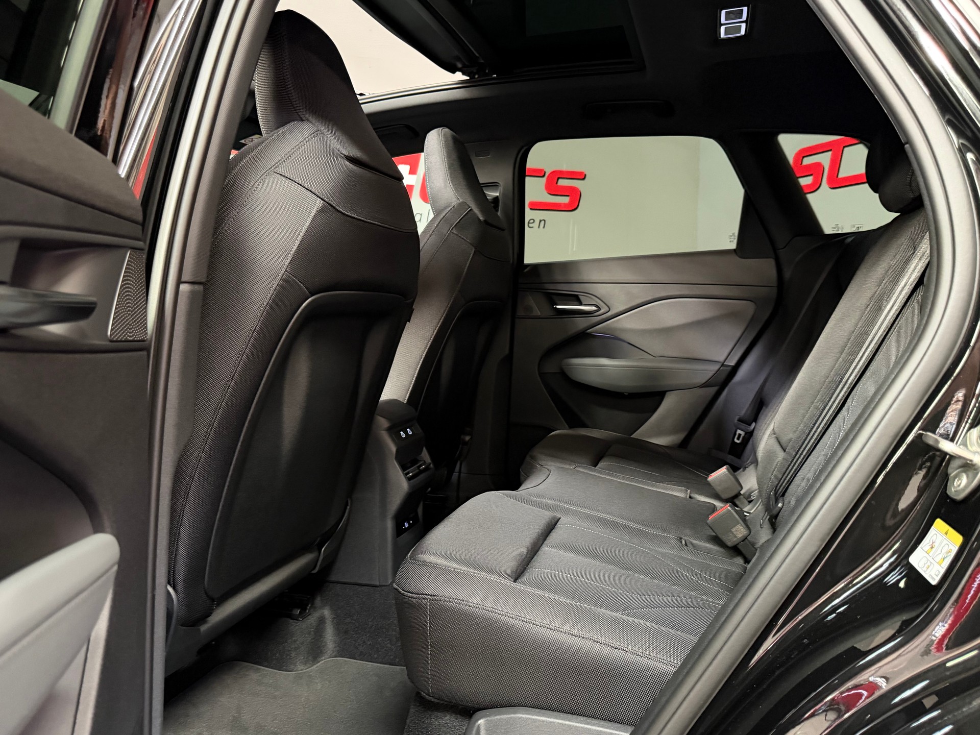 AUDI Q3 SUV TFSI quattro 195 kW S tronic S Line-image-14