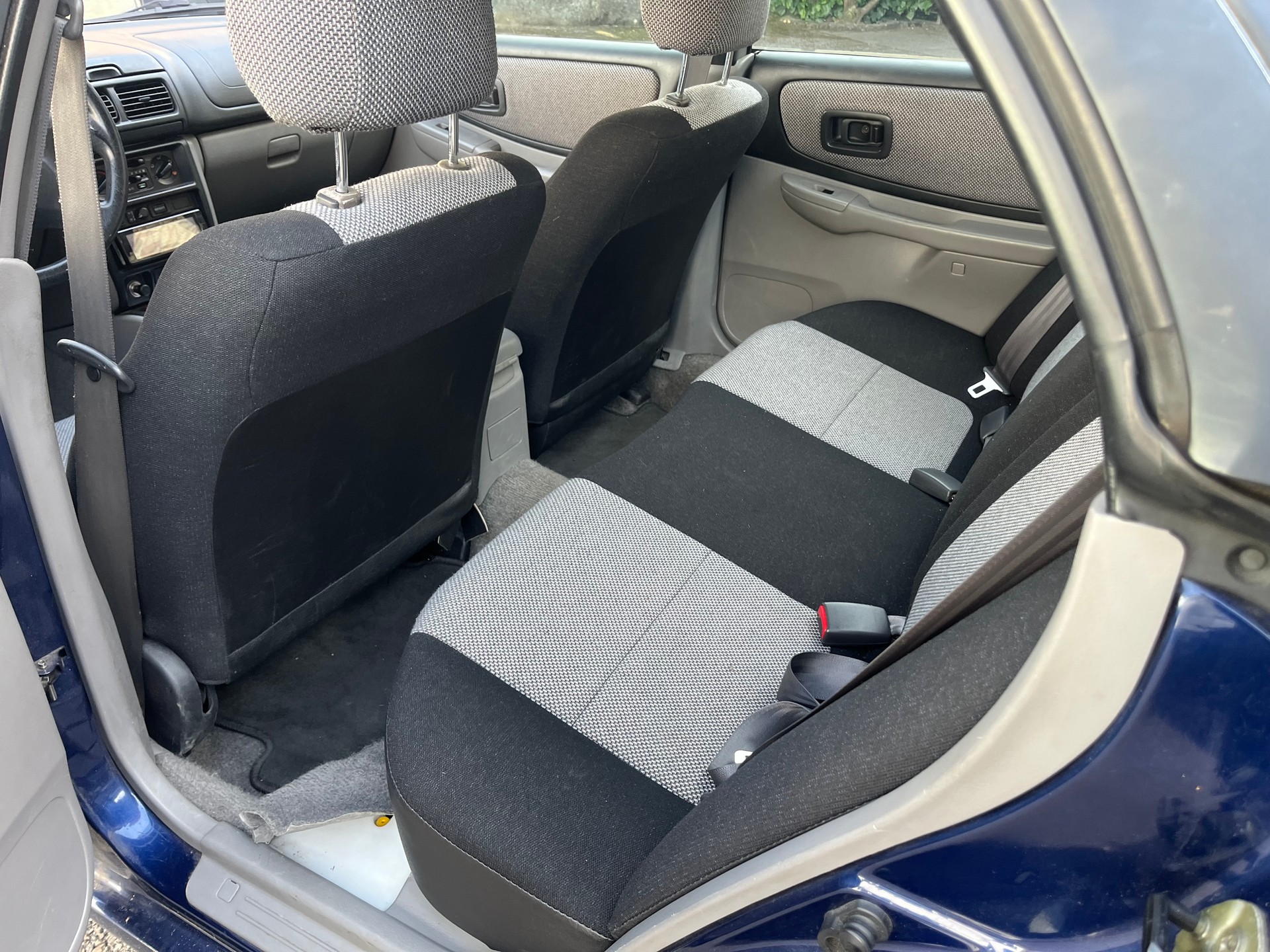 SUBARU Impreza 2.0 A ABS-image-4