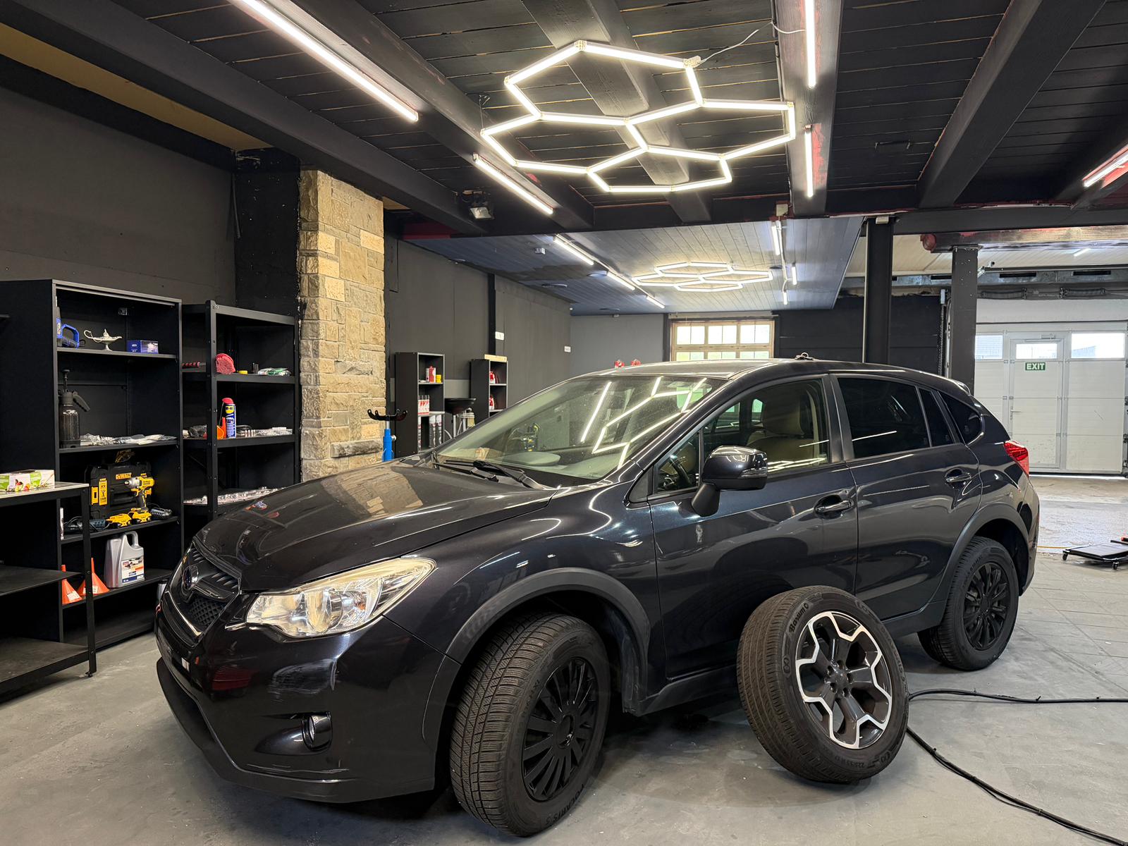 SUBARU XV 2.0 Swiss Three AWD CVT-image-1