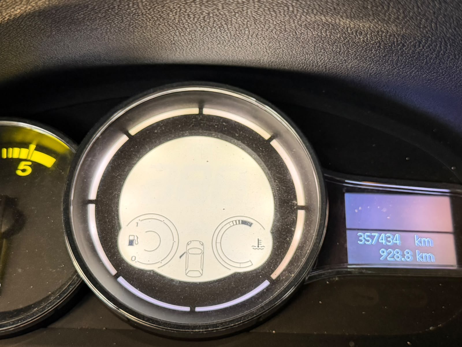 RENAULT Mégane Grandtour 1.5 dCi Dynamique EDC-image-11
