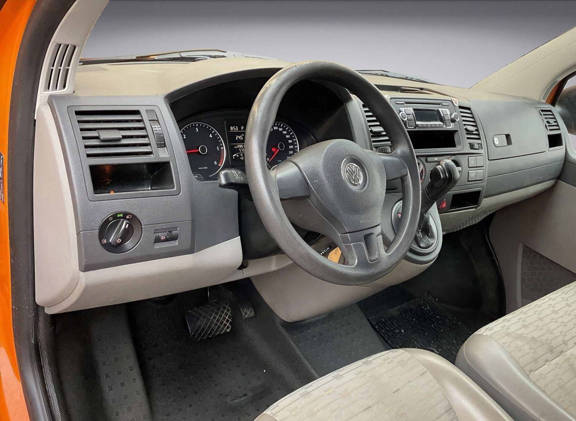 VW T5 2.0 TDI DSG-showroom-element-3