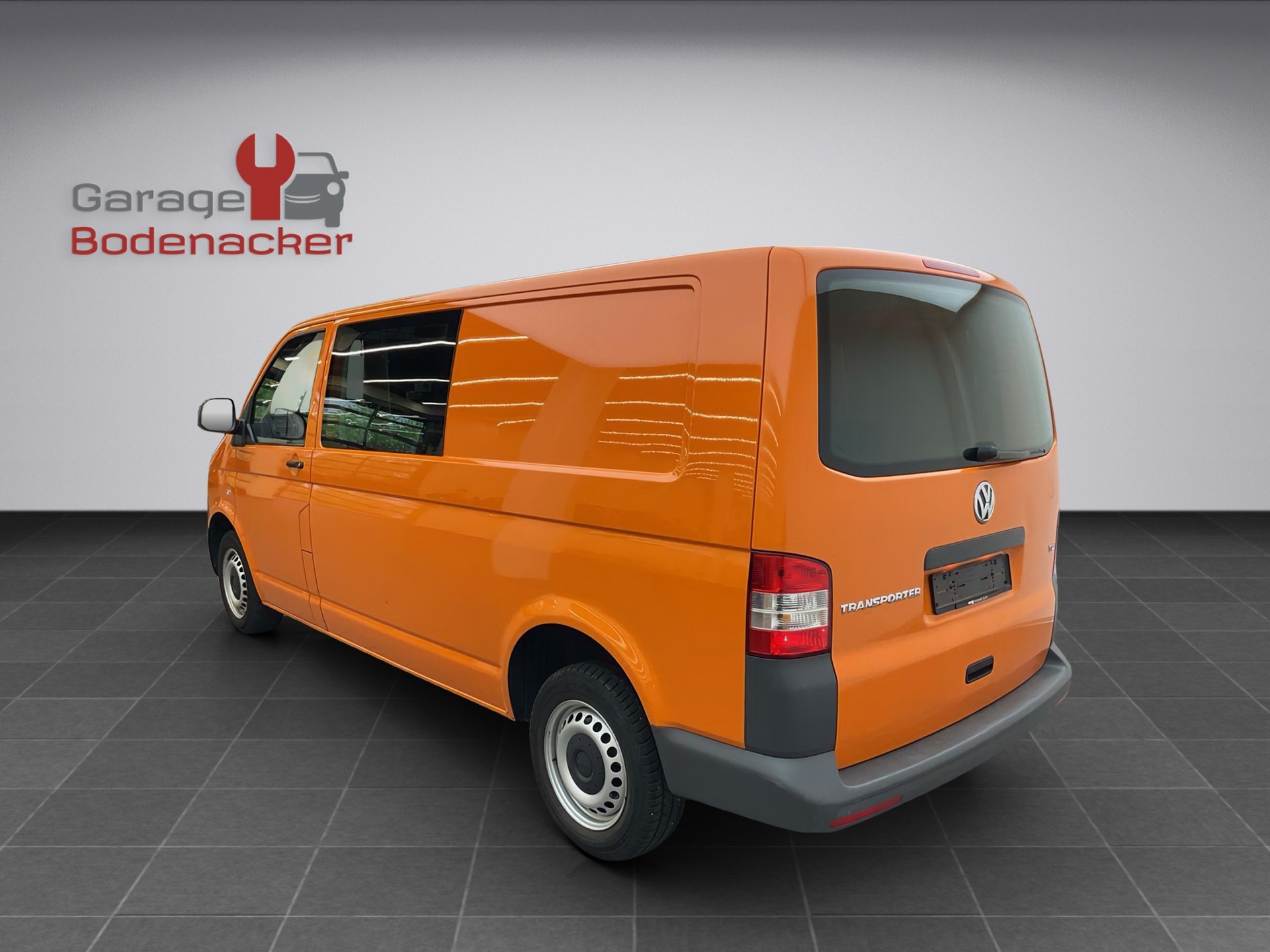 VW T5 2.0 TDI DSG-showroom-element-1