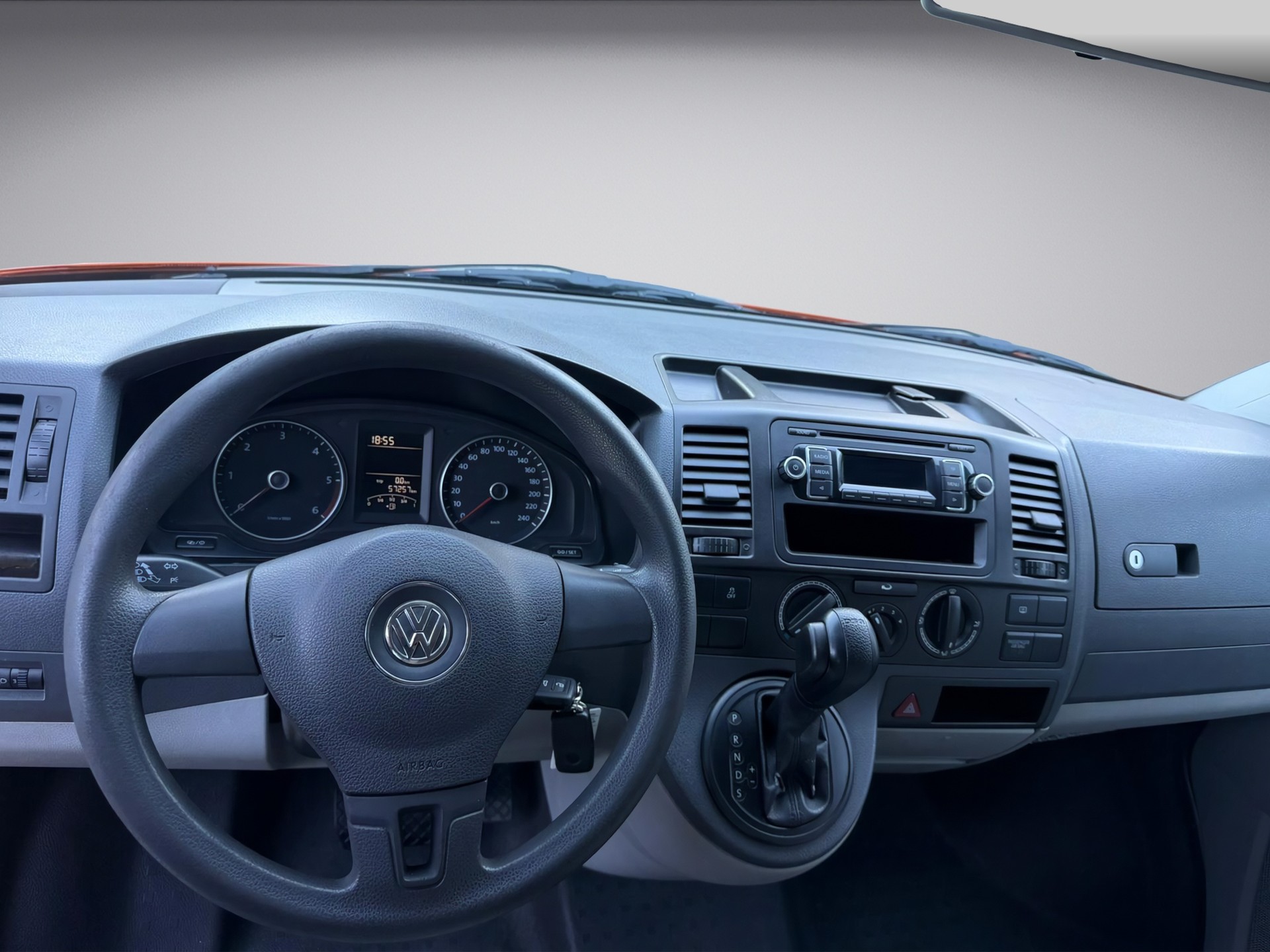 VW T5 2.0 TDI DSG-image-8